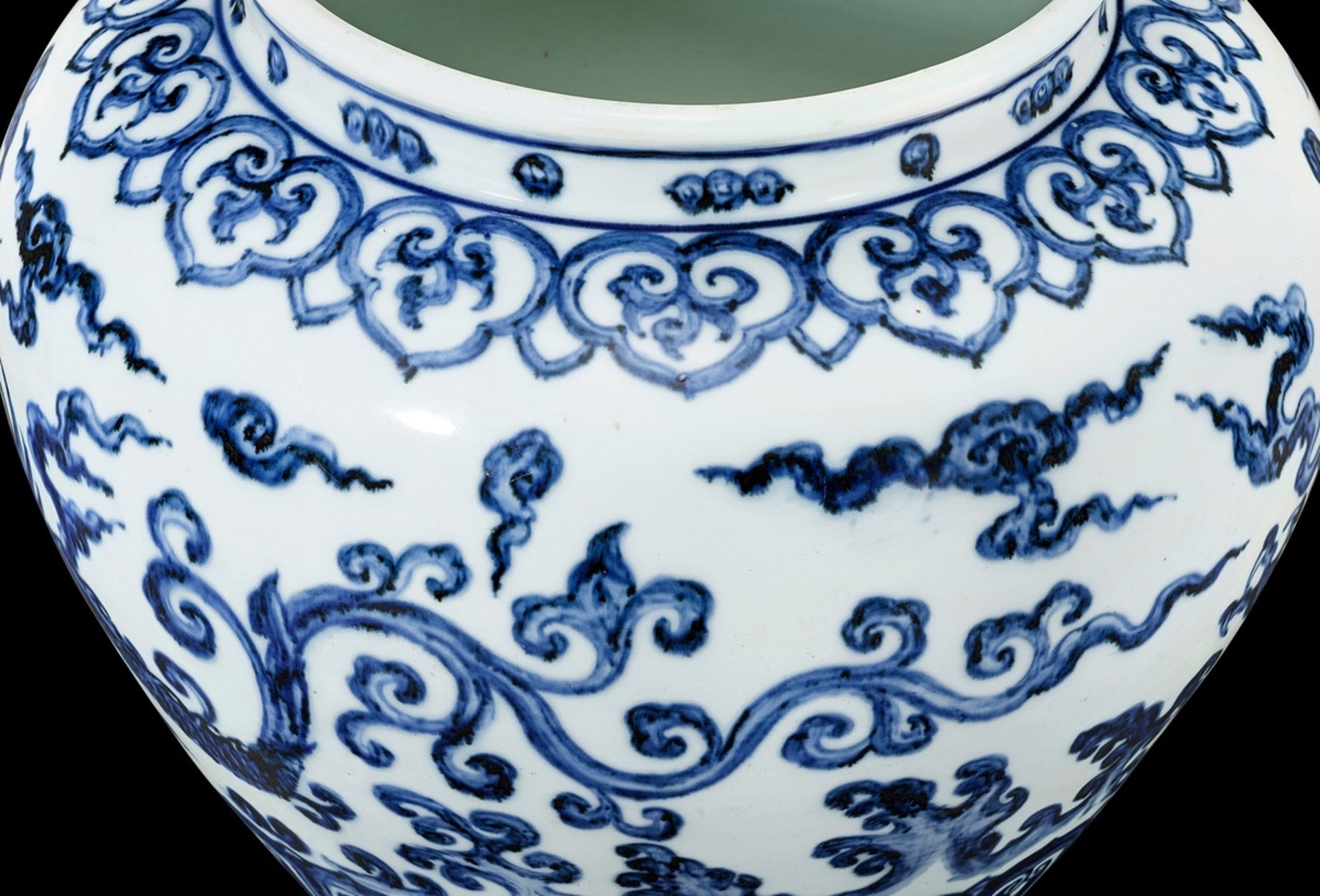 古董鑒賞|劉鑾雄永樂青花夔龍罐收藏為何能以3500萬天價易手? 古董鑒賞|劉鑾雄永樂青花夔龍罐收藏為何能以3500萬天價易手?