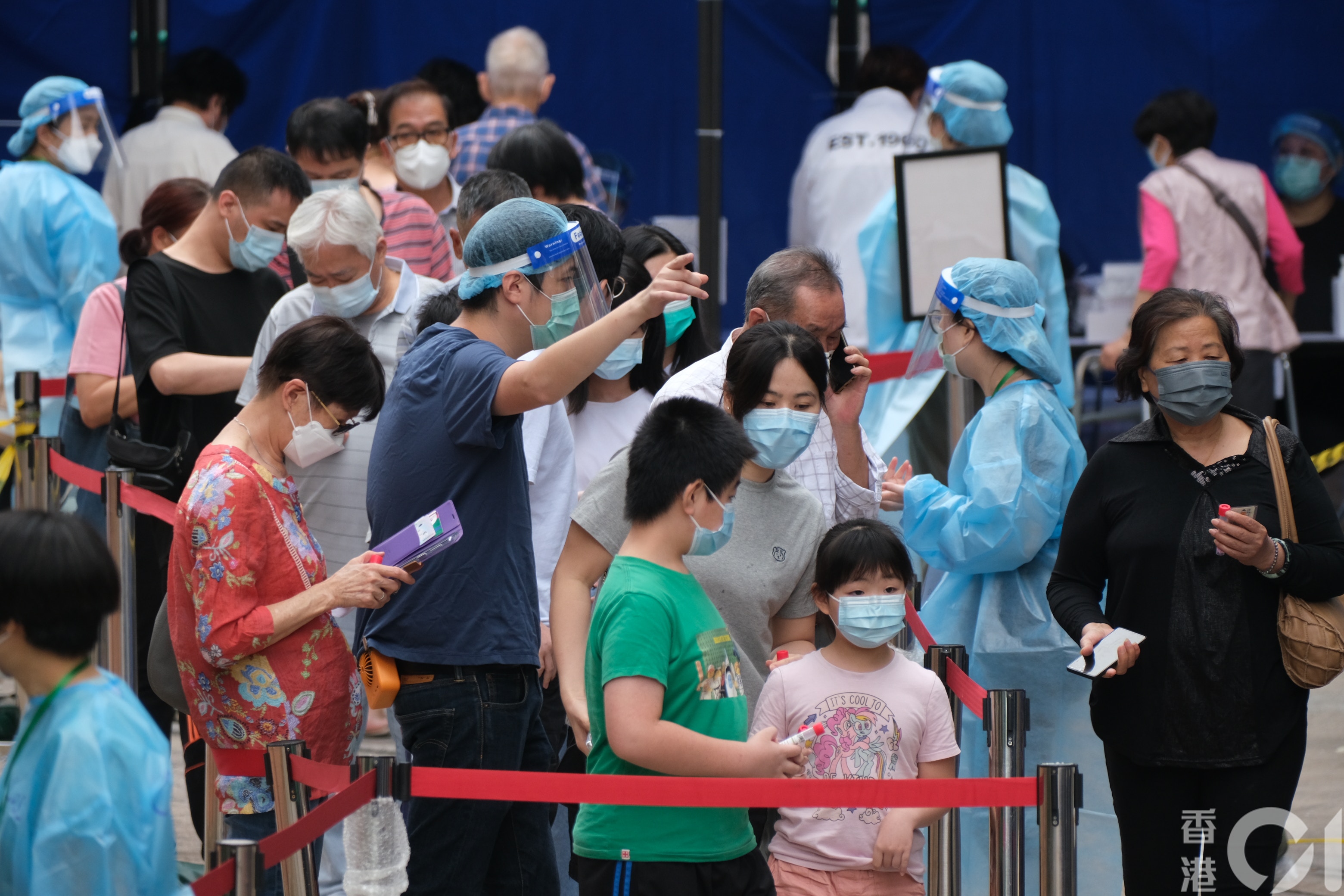 5月7日將軍澳厚德邨德安樓圍封強檢。(盧翊銘攝) 5月7日將軍澳厚德邨德安樓圍封強檢。(盧翊銘攝)