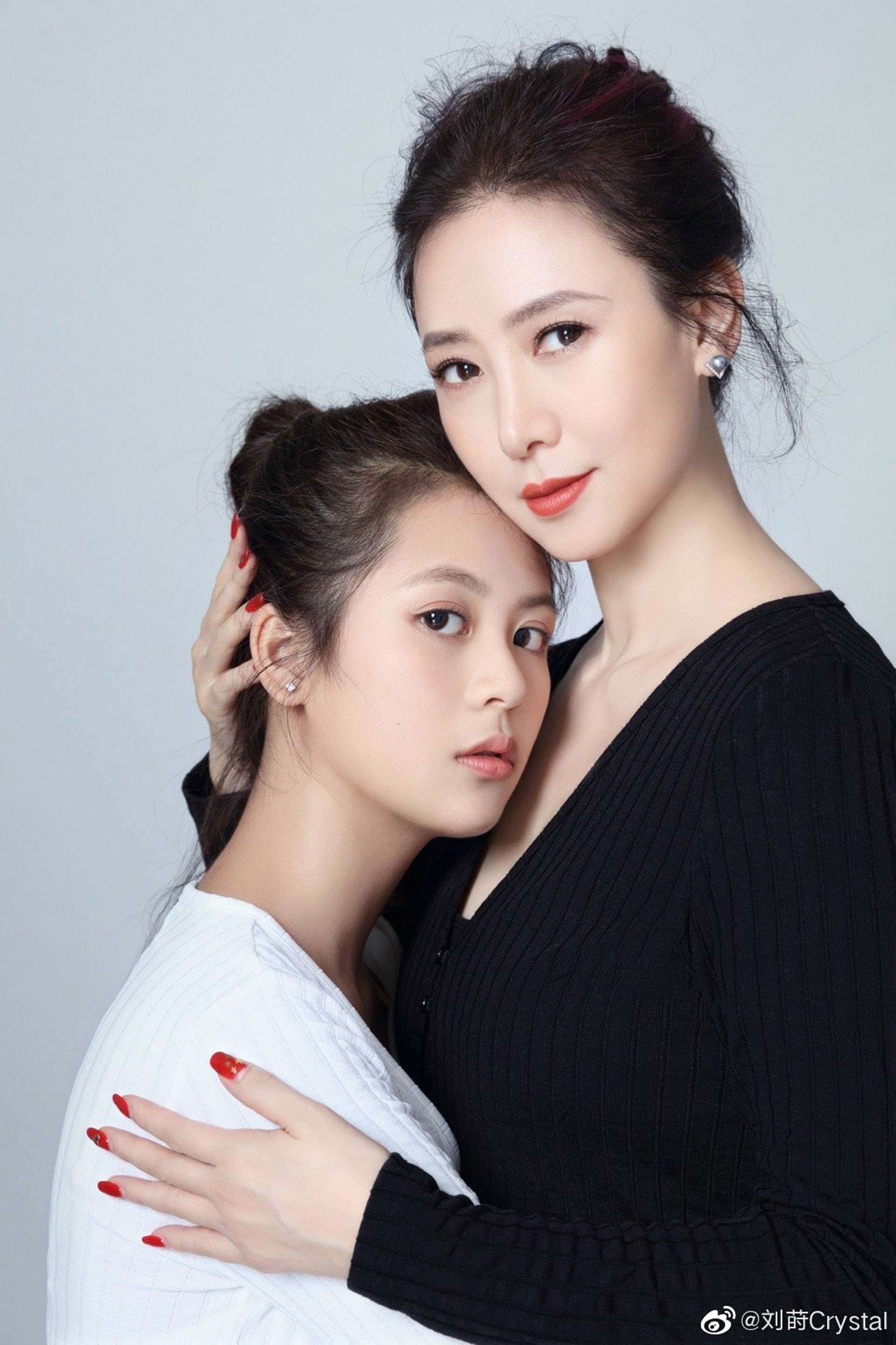 翁虹14歲女兒公開古裝照靈氣逼人劉蒔 當演員的不容易 翁虹14歲女兒公開古裝照靈氣逼人劉蒔 當演員的不容易