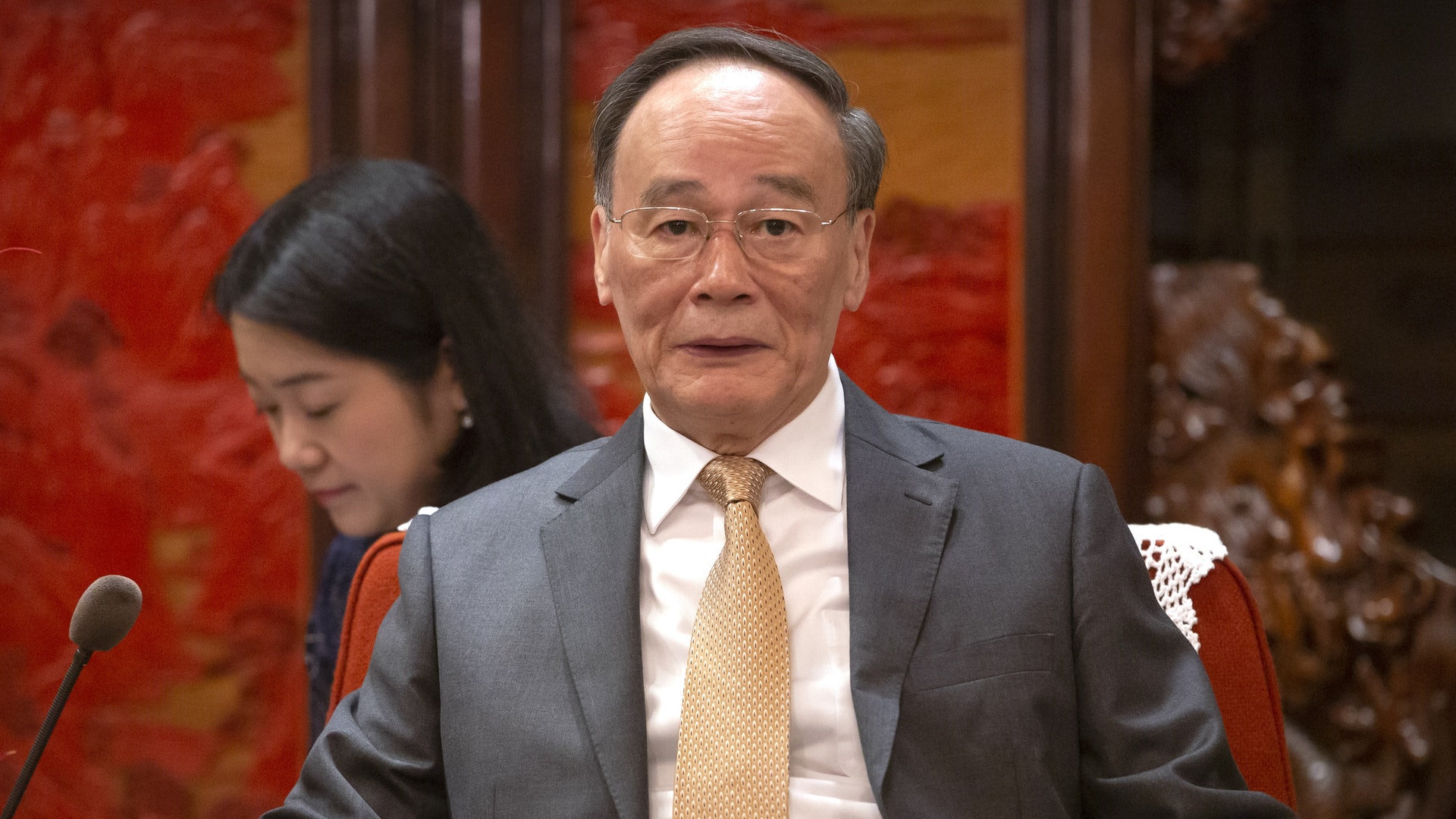 王岐山訪韓國成疫情開始以來首名外訪中國正國級領導人 王岐山訪韓國成疫情開始以來首名外訪中國正國級領導人