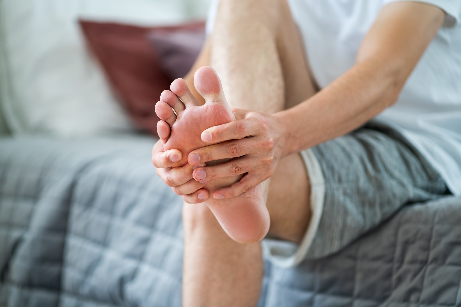 春夏之間天氣潮濕，正是香港腳的好發時節。（Shutterstock）