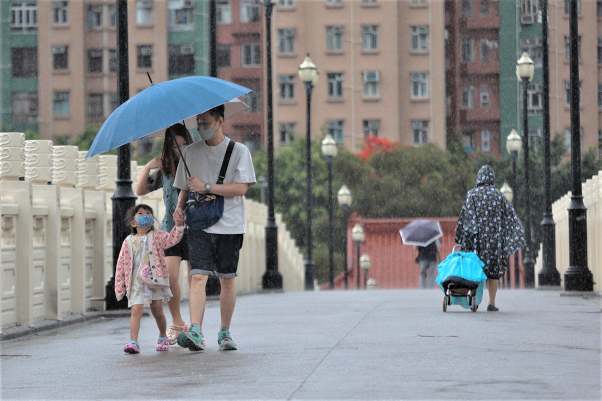 料大雨落到星期日氣溫驟降有幾大機會掛紅雨黑雨 天文台這麼說