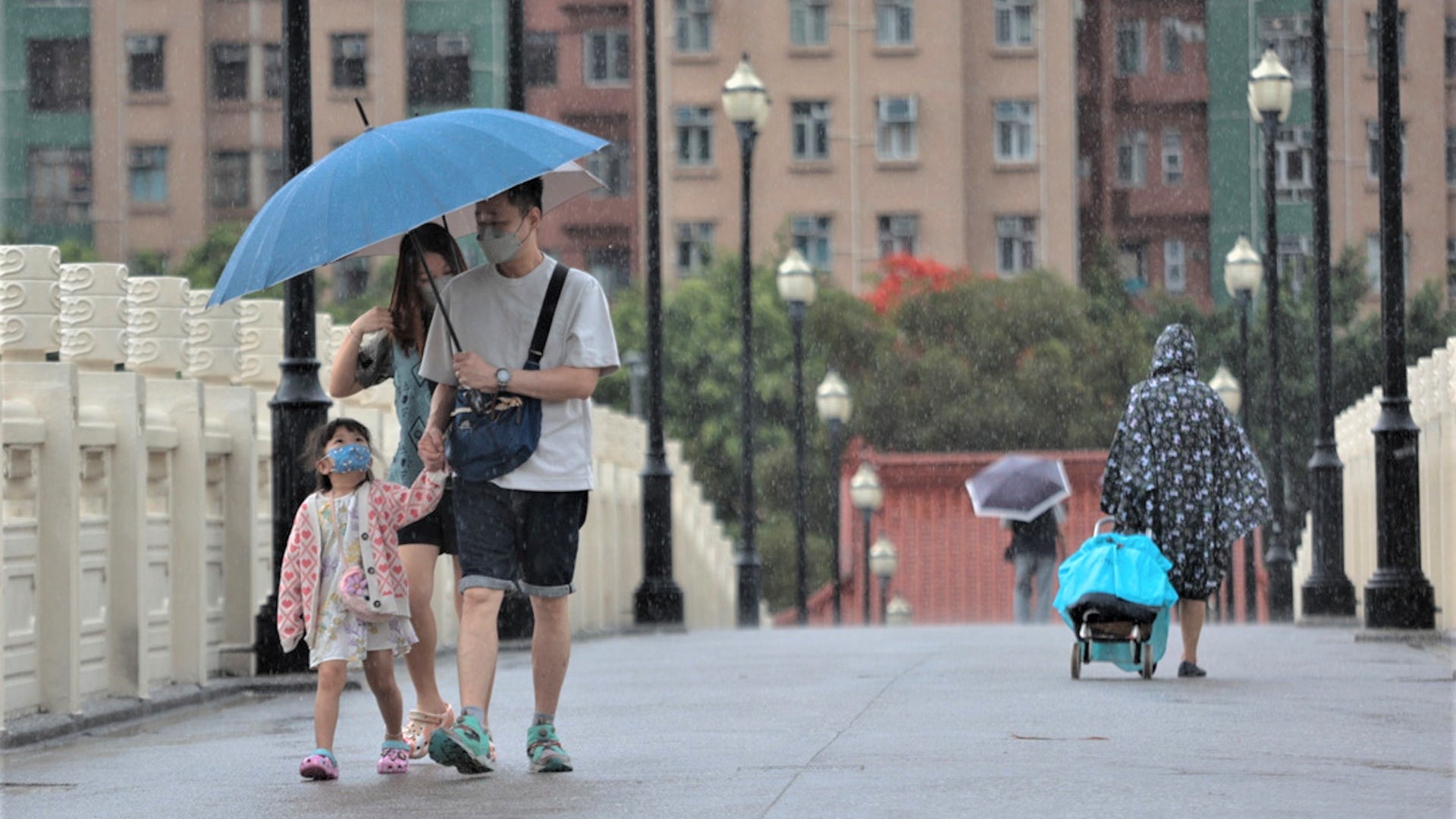 料大雨落到星期日氣溫驟降有幾大機會掛紅雨黑雨 天文台這麼說 料大雨落到星期日氣溫驟降有幾大機會掛紅雨黑雨 天文台這麼說