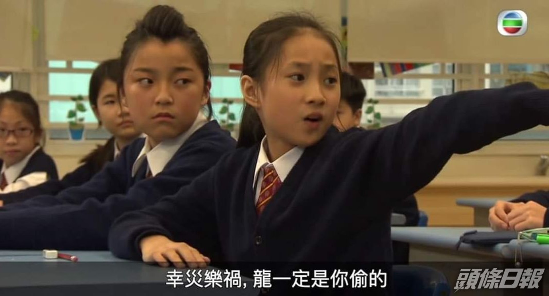 當時的Yumi年僅10歲,穿起校服樣子青澀乖巧。(網上圖片) 當時的Yumi年僅10歲,穿起校服樣子青澀乖巧。(網上圖片)