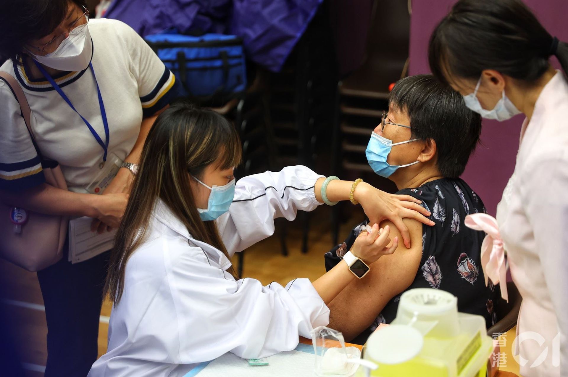新冠疫苗｜老婦接種後差點要洗腎？現血尿、四肢浮腫4徵狀快求醫