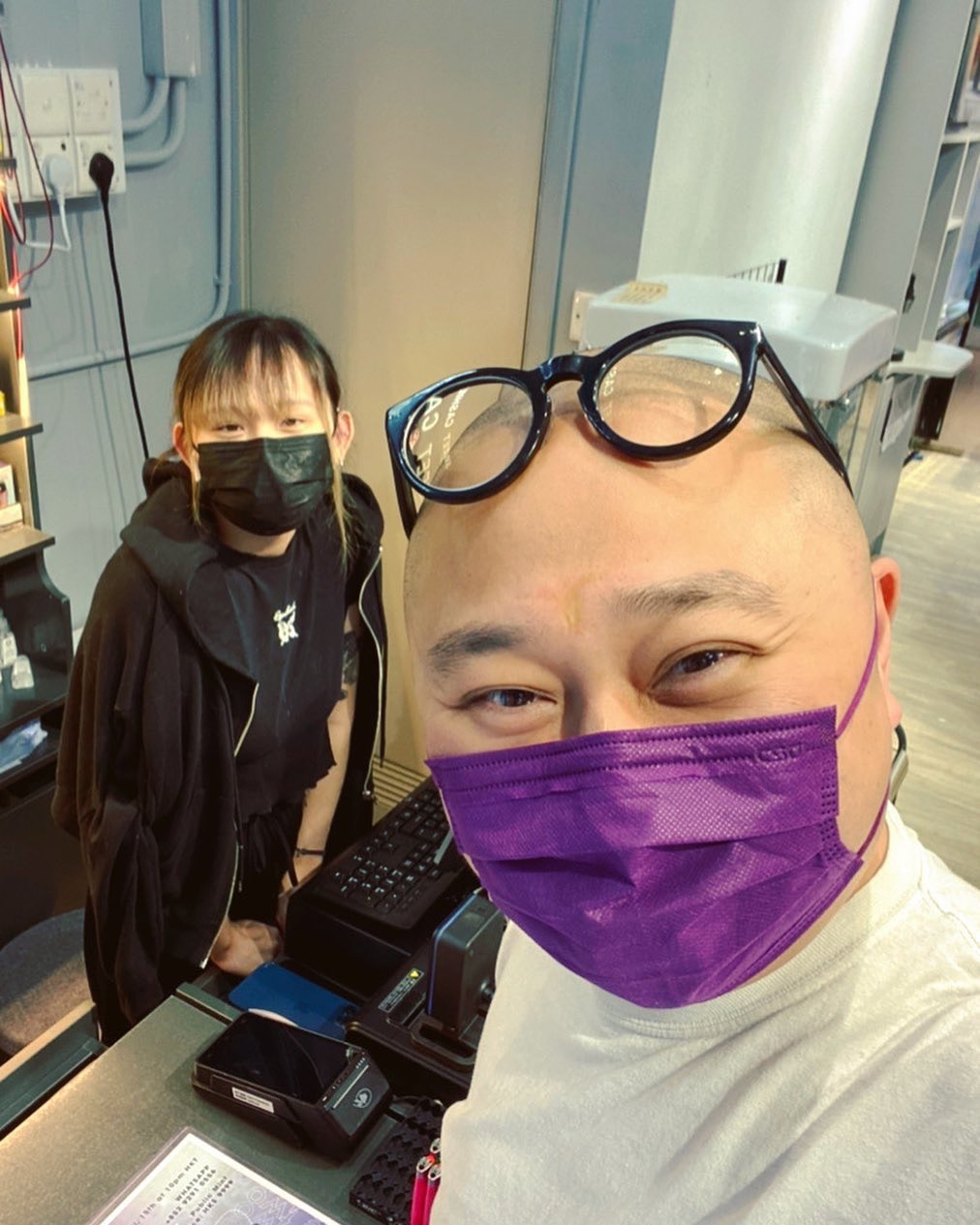 美少女店員消瘦身材縮水，網友紛紛叫Bob加人工。（IG@bob_lamshingbun）