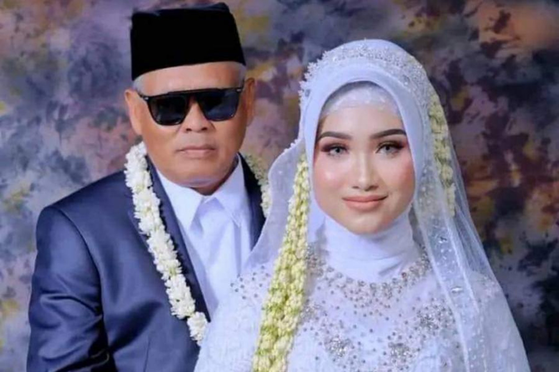 爺孫戀 19歲處女閃嫁65歲阿伯獲送車樓與黃金稱非因錢結婚 爺孫戀 19歲處女閃嫁65歲阿伯獲送車樓與黃金稱非因錢結婚