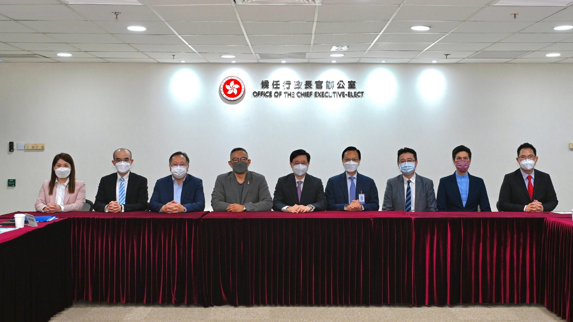 李家超晤議員 認同通關首要任務 冀支持架構重組方案7.1實施 李家超晤議員 認同通關首要任務 冀支持架構重組方案7.1實施