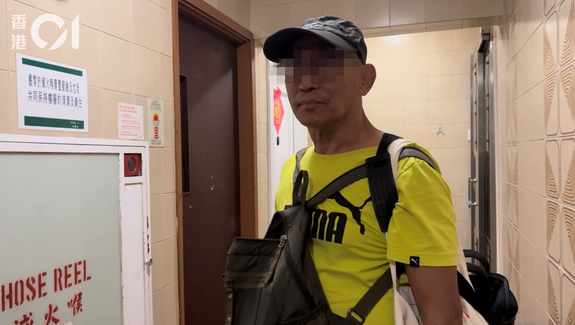 曾牽涉走私孕婦血案的林某某,否認涉及跨境運菜車走私血液的指控,對於被內地公安通緝一事,他只回應「黐線,你都傻嘅」。(香港01記者攝) 曾牽涉走私孕婦血案的林某某,否認涉及跨境運菜車走私血液的指控,對於被內地公安通緝一事,他只回應「黐線,你都傻嘅」。(香港01記者攝)