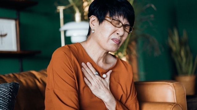 胃酸倒流|每餐七分飽仍未紓緩不適?減肥、戒甜食7招降復發風險 胃酸倒流|每餐七分飽仍未紓緩不適?減肥、戒甜食7招降復發風險