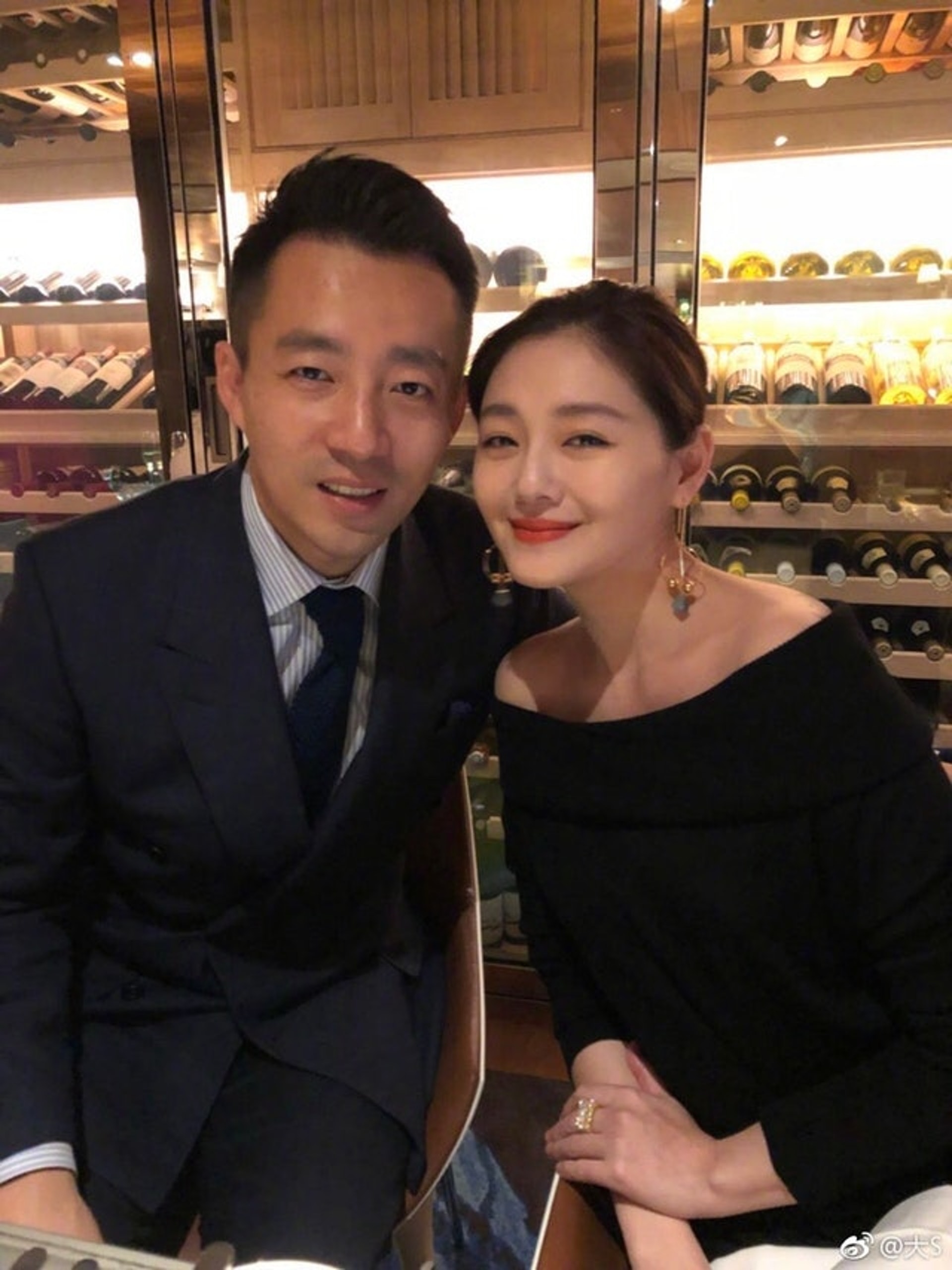 去年十一月大S徐熙媛宣布離婚,與汪小菲結束十年夫妻關係。(微博圖片) 去年十一月大S徐熙媛宣布離婚,與汪小菲結束十年夫妻關係。(微博圖片)