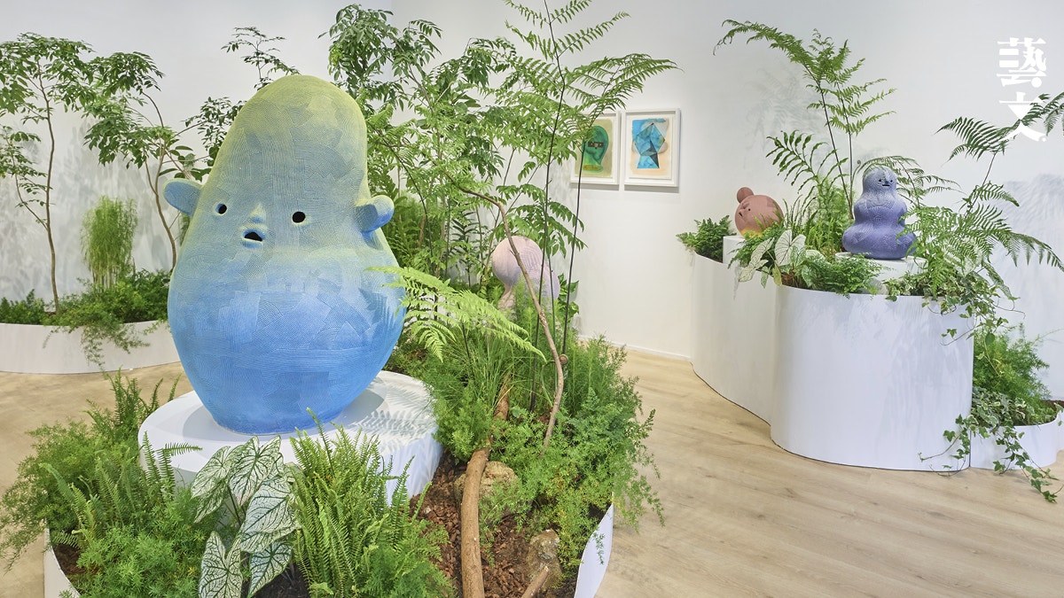 優しい心の平和観音さま　　　作品番号Ｒ−19　　彫刻家　岩村一博