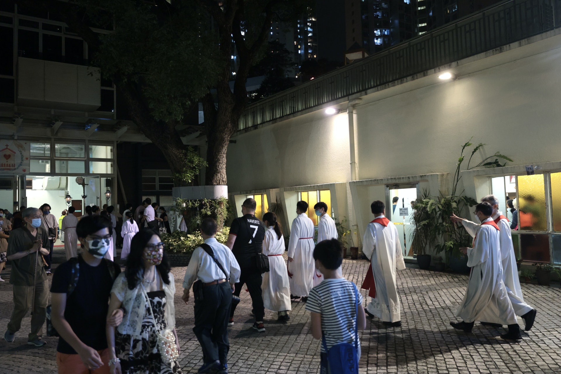 天主教香港教區今年沒舉行六四追思彌撒,聖十字架堂未有教徒點起爉燭追思。(歐嘉樂攝) 天主教香港教區今年沒舉行六四追思彌撒,聖十字架堂未有教徒點起爉燭追思。(歐嘉樂攝)