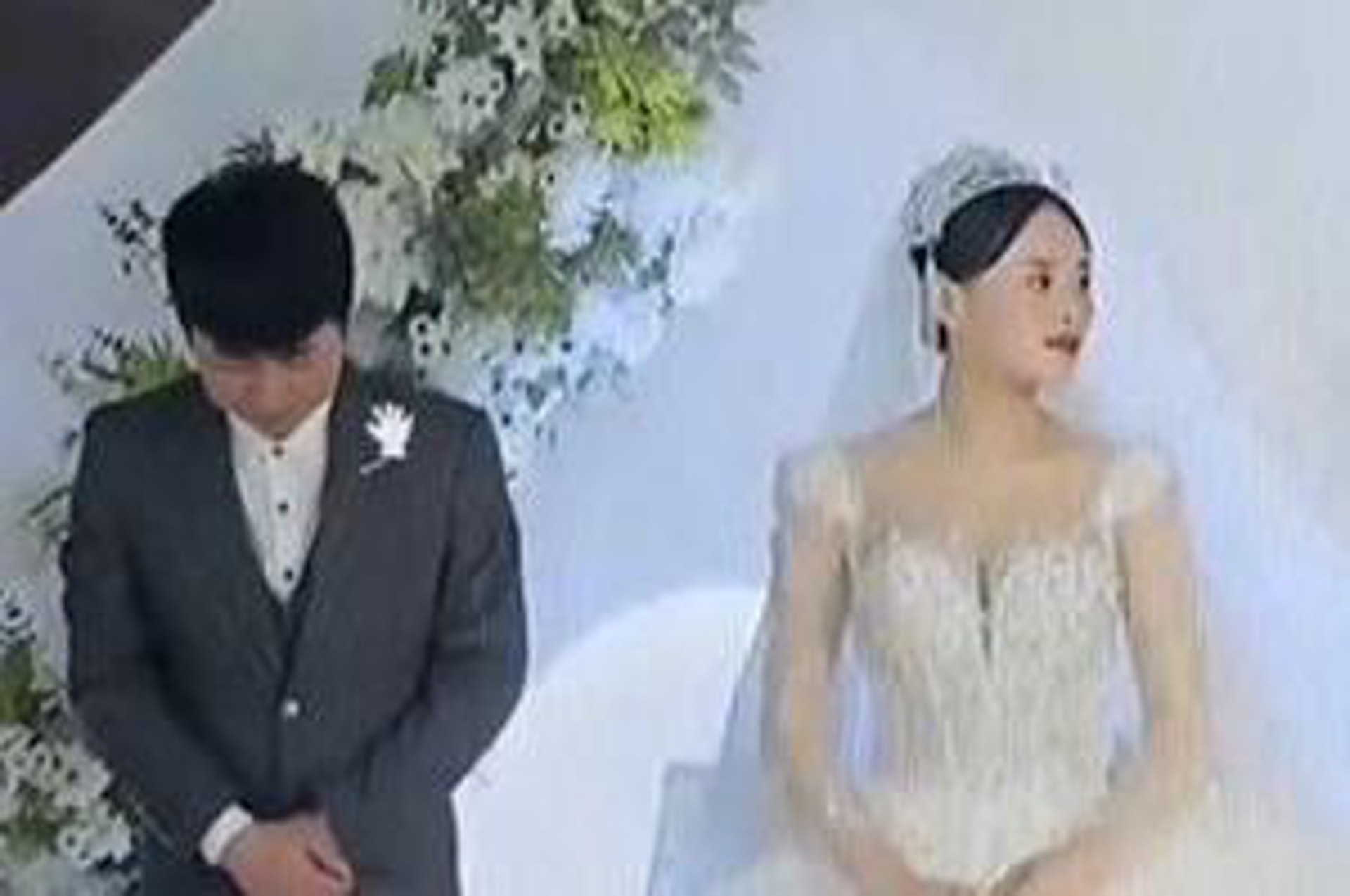 新郎婚禮全程 低頭眼神死 疑有隱情新娘呻 他不是來結婚的 新郎婚禮全程 低頭眼神死 疑有隱情新娘呻 他不是來結婚的