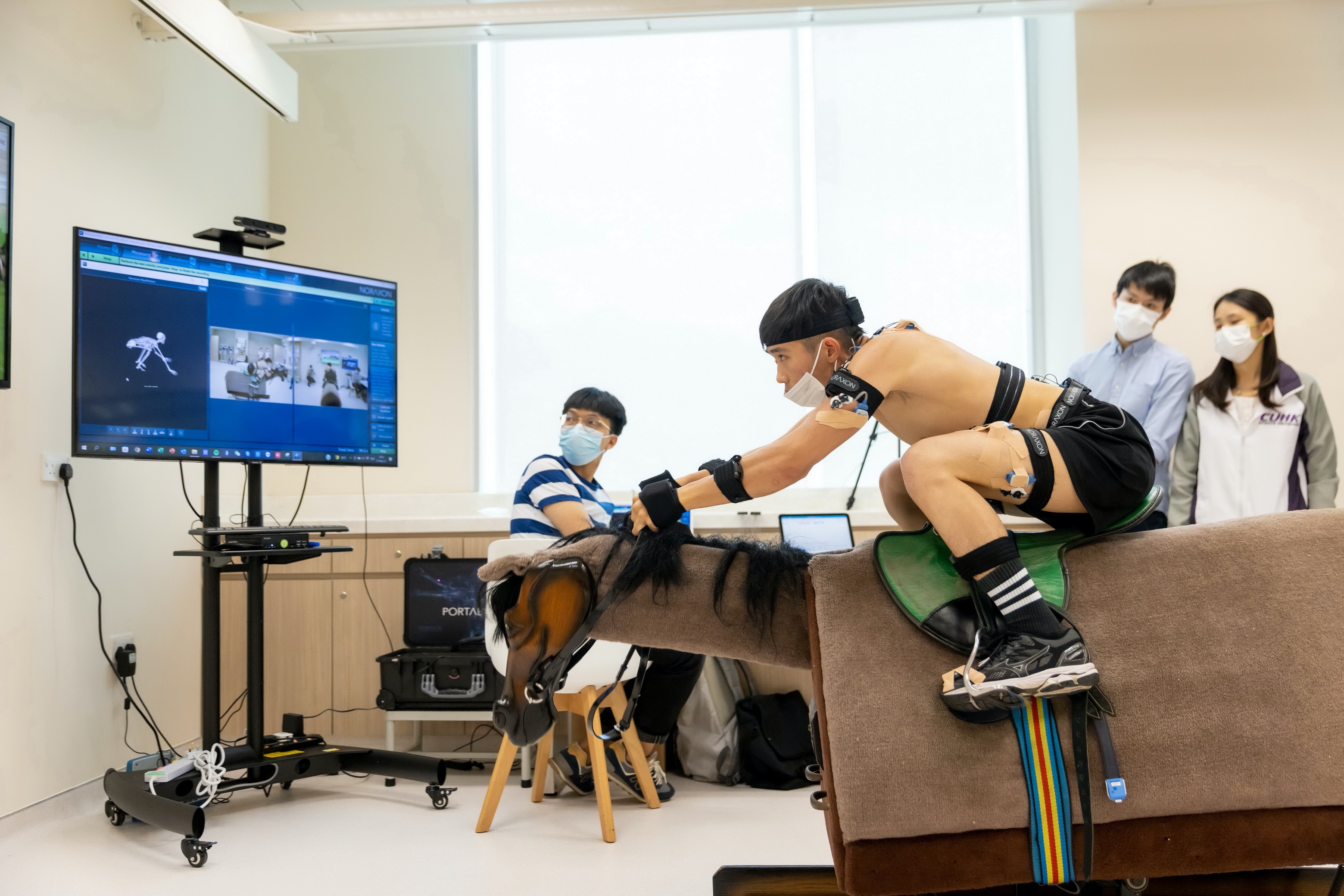 馬會與教大等簽諒解備忘培訓賽馬人才　三騎師9月「跨入」大學