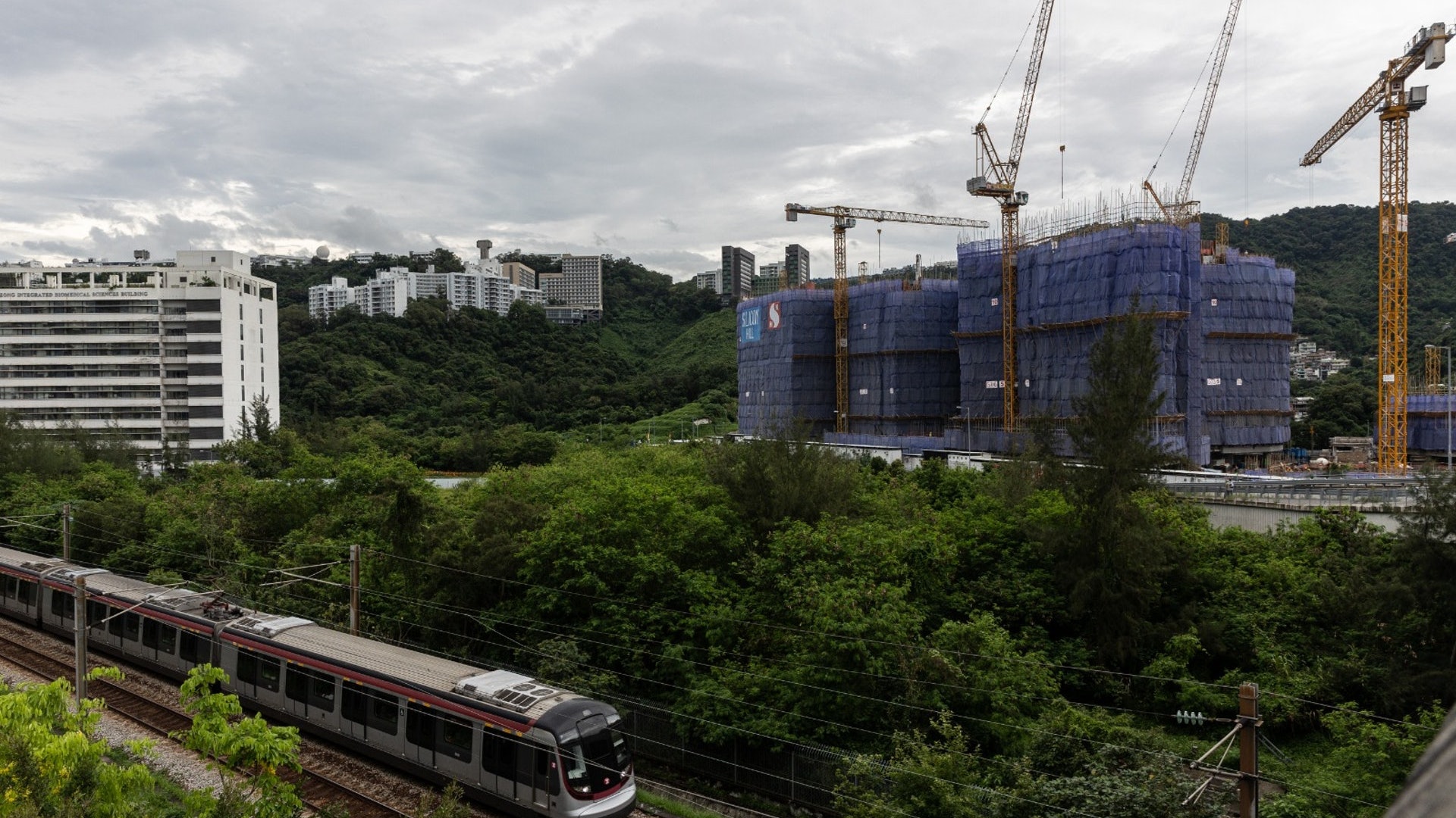 Silicon Hill 次輪賣190伙即日沽清 大手客斥近二千萬購兩伙 Silicon Hill 次輪賣190伙即日沽清 大手客斥近二千萬購兩伙