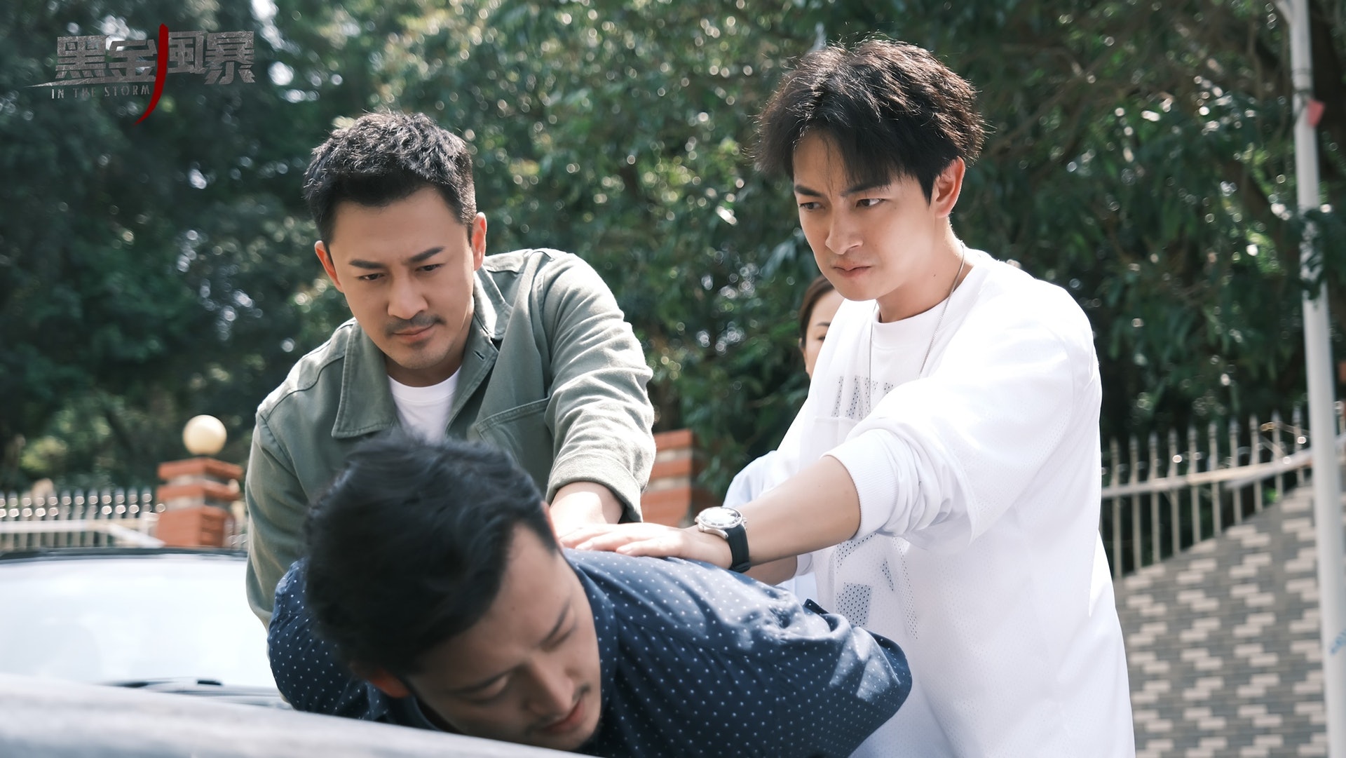林峯梁競徽再次合作主演《黑金風暴》。 林峯梁競徽再次合作主演《黑金風暴》。