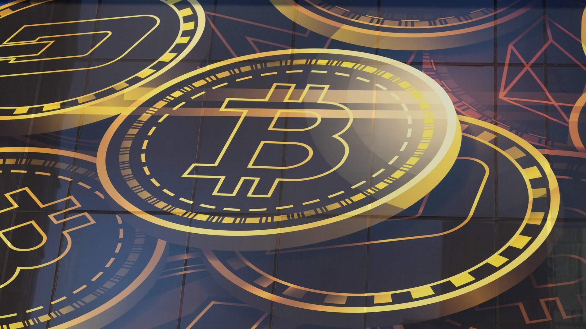 Bitcoin飆破8.9萬美元 單日近20萬人虛擬貨幣爆倉 Bitcoin飆破8.9萬美元 單日近20萬人虛擬貨幣爆倉