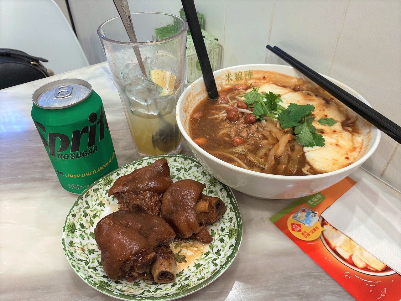 記者實試米線陣百福豆腐花酸辣米線 到底又鹹又甜有無伏