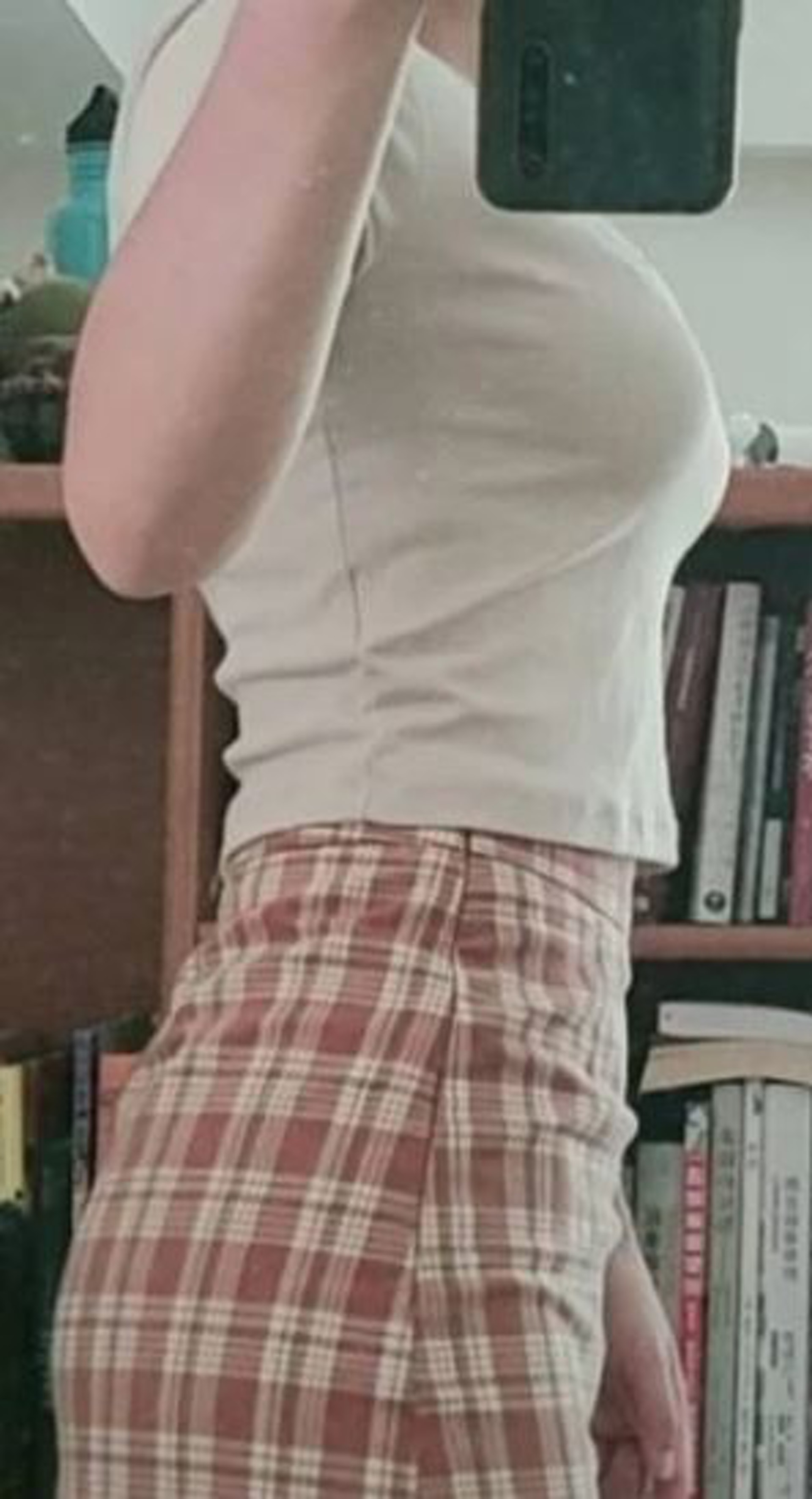 台灣女大生在討論區分享自己7年不穿內衣生活經歷,並記錄自己身材驚人變化,引來網民讚歎。(Dcard) 台灣女大生在討論區分享自己7年不穿內衣生活經歷,並記錄自己身材驚人變化,引來網民讚歎。(Dcard)