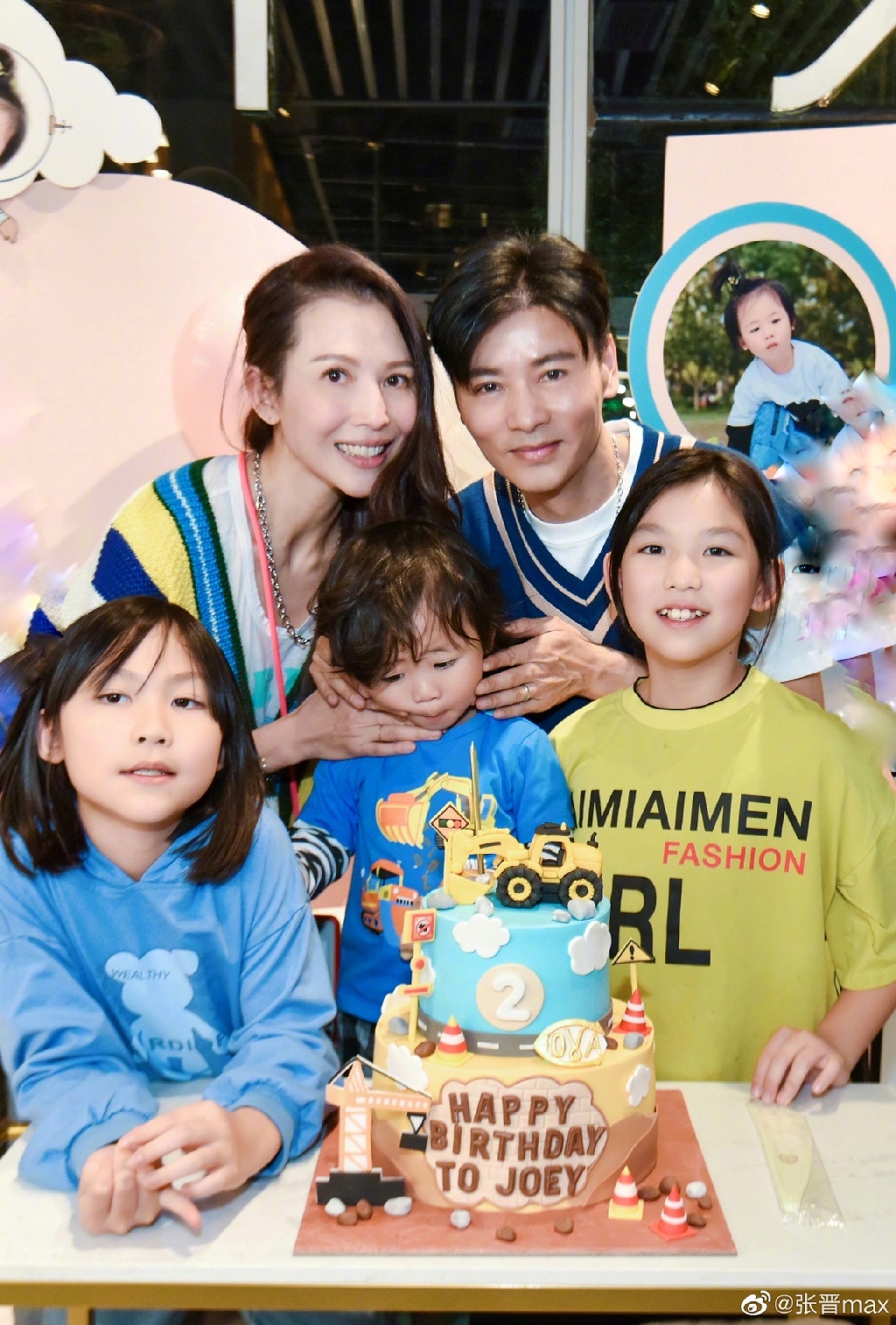 蔡少芬投資有道狂掃豪宅被封為圈中樓后手持9個物業市值近兩億 蔡少芬投資有道狂掃豪宅被封為圈中樓后手持9個物業市值近兩億