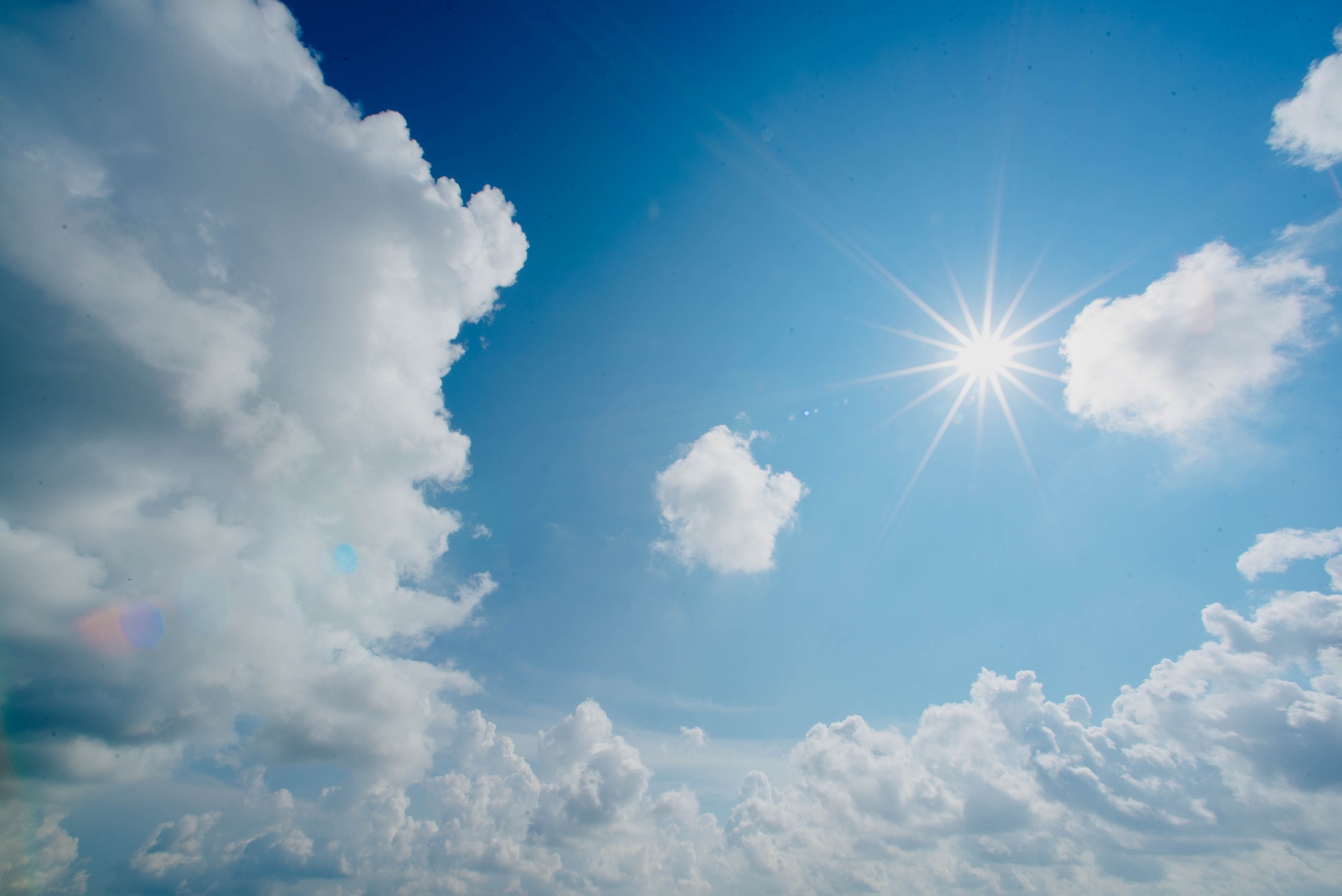 【夏至 - 二十四節氣】夏至代表著自然界的陽氣升發到極至。（unsplash@CHUTTERSNAP）