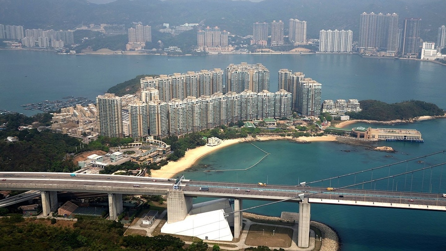睇淡樓市 珀麗灣業主三度減價求售 累劈90萬獲街坊接貨 睇淡樓市 珀麗灣業主三度減價求售 累劈90萬獲街坊接貨
