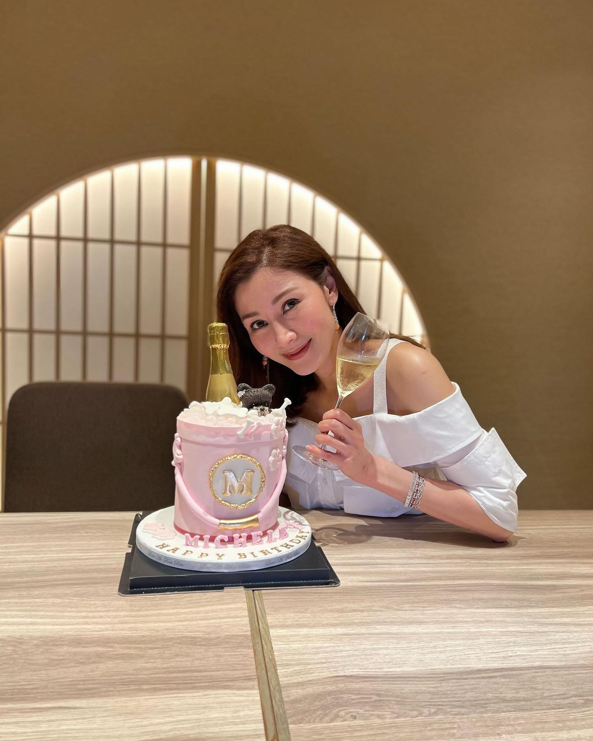 李嘉欣早在一個月前開始慶生活動。(IG:@michele_monique_reis) 李嘉欣早在一個月前開始慶生活動。(IG:@michele_monique_reis)