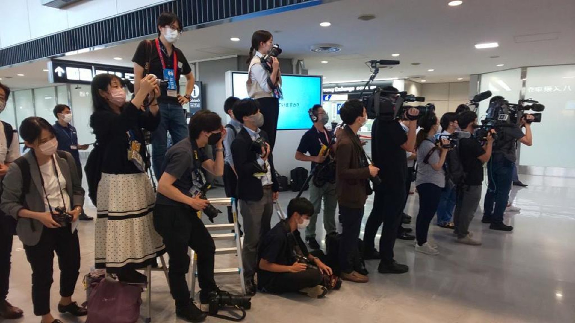 日本開關 首團下午抵東京港男帶40萬yen食玩買 兩年無返鄉下 日本開關 首團下午抵東京港男帶40萬yen食玩買 兩年無返鄉下