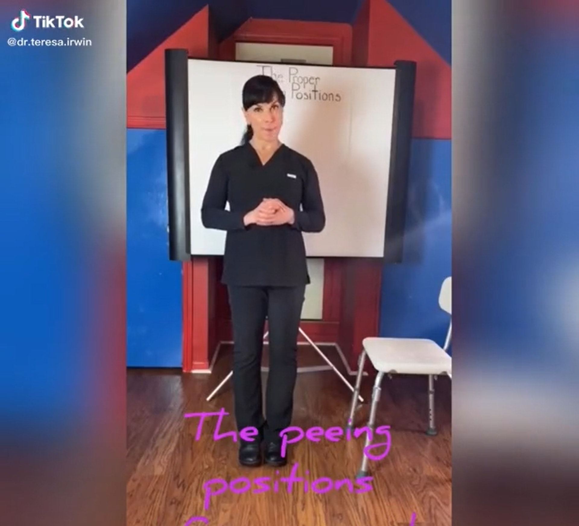 美國婦產科醫師 Teresa Irwin分享短片示範「女性上廁所的正確方式」。(TikTok@dr.teresa.irwin) 美國婦產科醫師 Teresa Irwin分享短片示範「女性上廁所的正確方式」。(TikTok@dr.teresa.irwin)