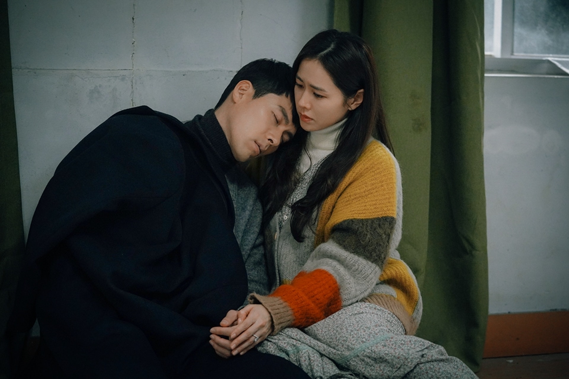 樓主發現男友是她的「外再從兄弟」,在台灣六等親限制下不能結婚,兩人被家人強迫分手。(《愛的迫降》劇照) 樓主發現男友是她的「外再從兄弟」,在台灣六等親限制下不能結婚,兩人被家人強迫分手。(《愛的迫降》劇照)