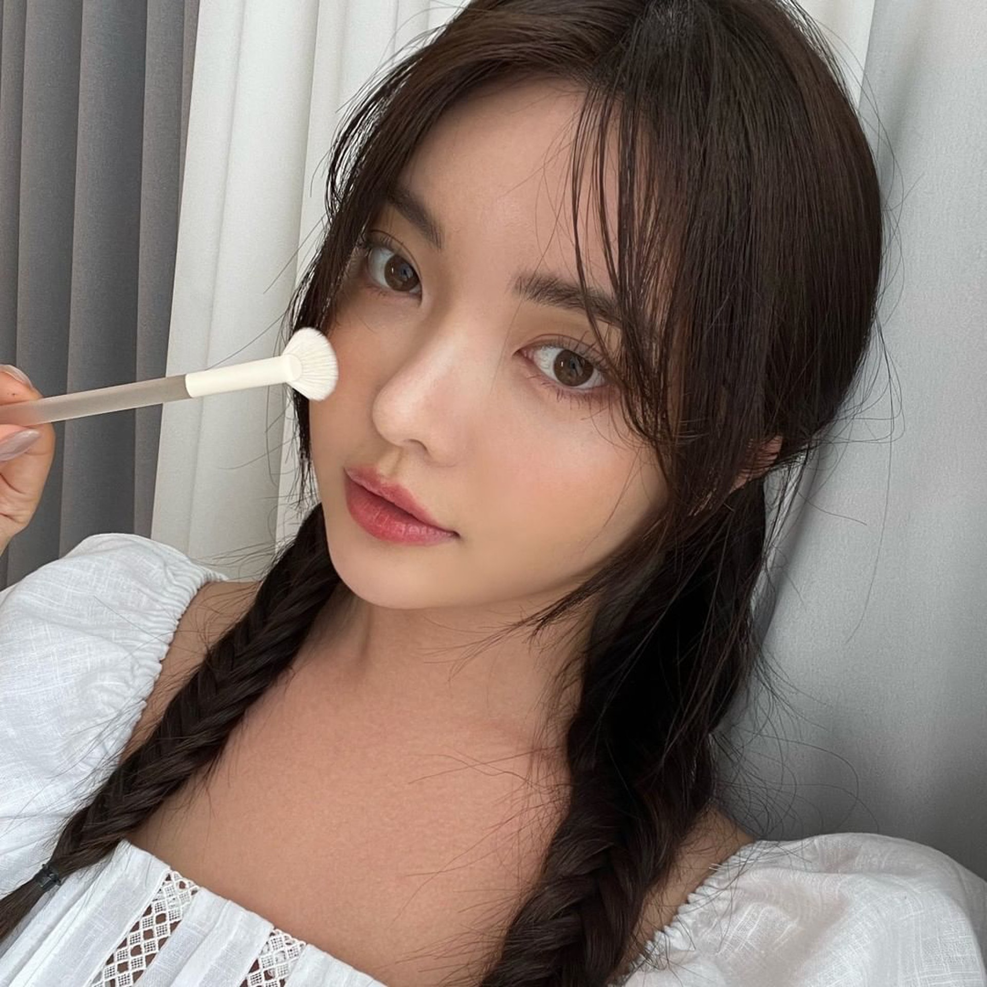 胭脂|胭脂能打造好氣息,更有畫龍點睛效果點亮全面妝容;而胭脂畫得對更有修飾臉型有小顏效果?(3ce_official@IG) 胭脂|胭脂能打造好氣息,更有畫龍點睛效果點亮全面妝容;而胭脂畫得對更有修飾臉型有小顏效果?(3ce_official@IG)