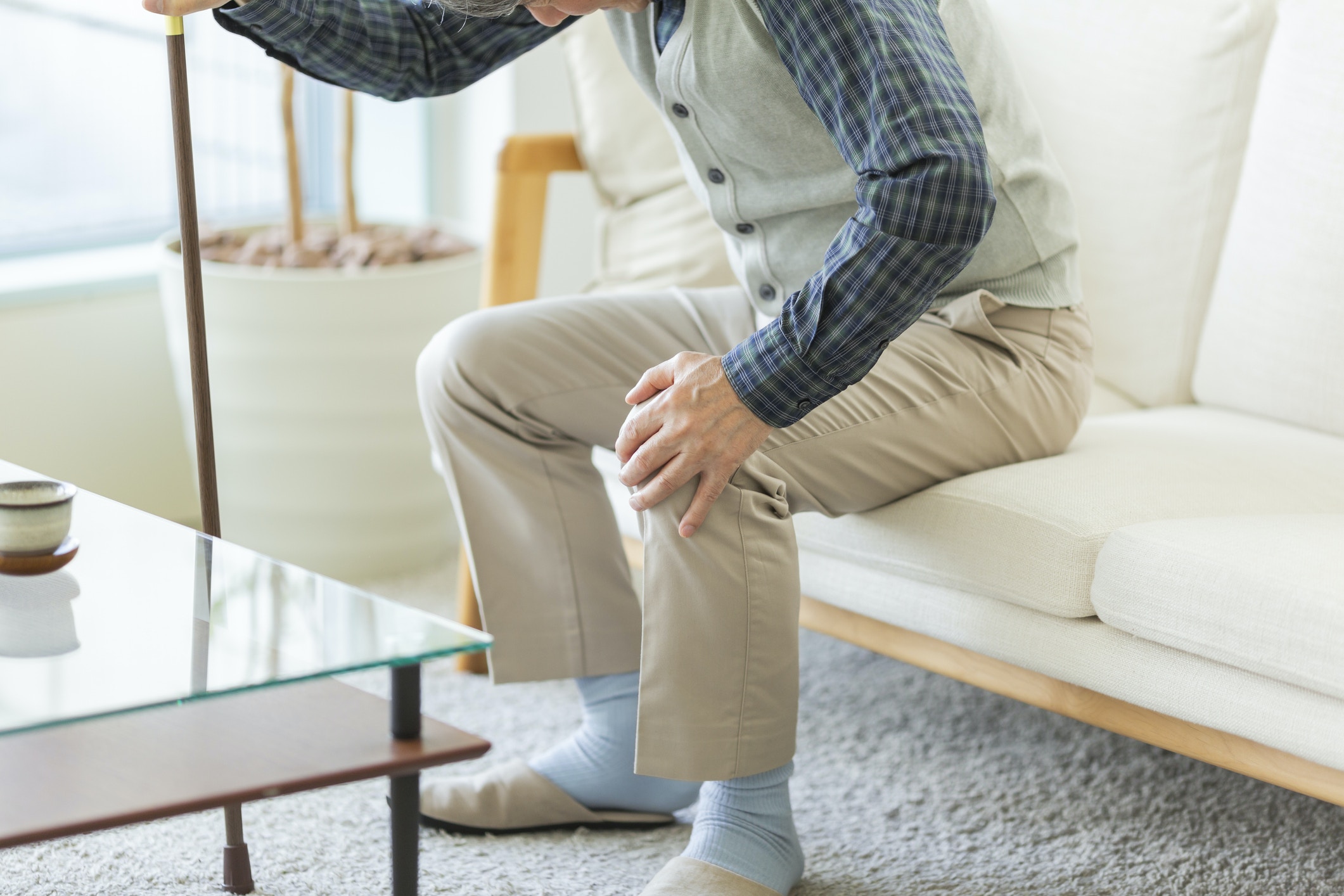 關節痛｜65歲做膝關節置換手術太早？越年長風險越低　2類人不宜