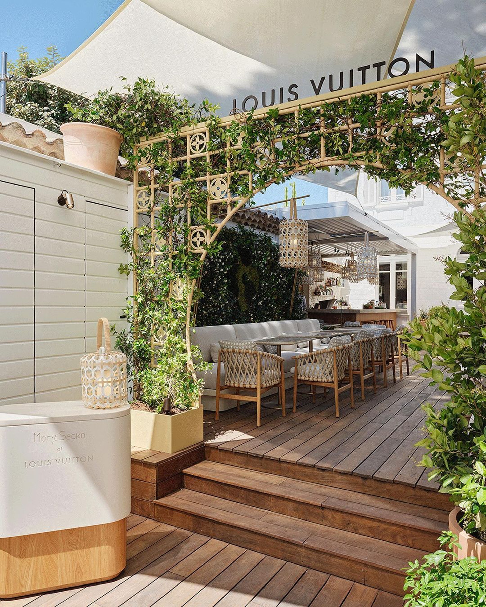 LV路易威登餐廳Restaurant Mory Sacko at Louis Vuitton(IG@morysackoatlouisvuitton) LV路易威登餐廳Restaurant Mory Sacko at Louis Vuitton(IG@morysackoatlouisvuitton)