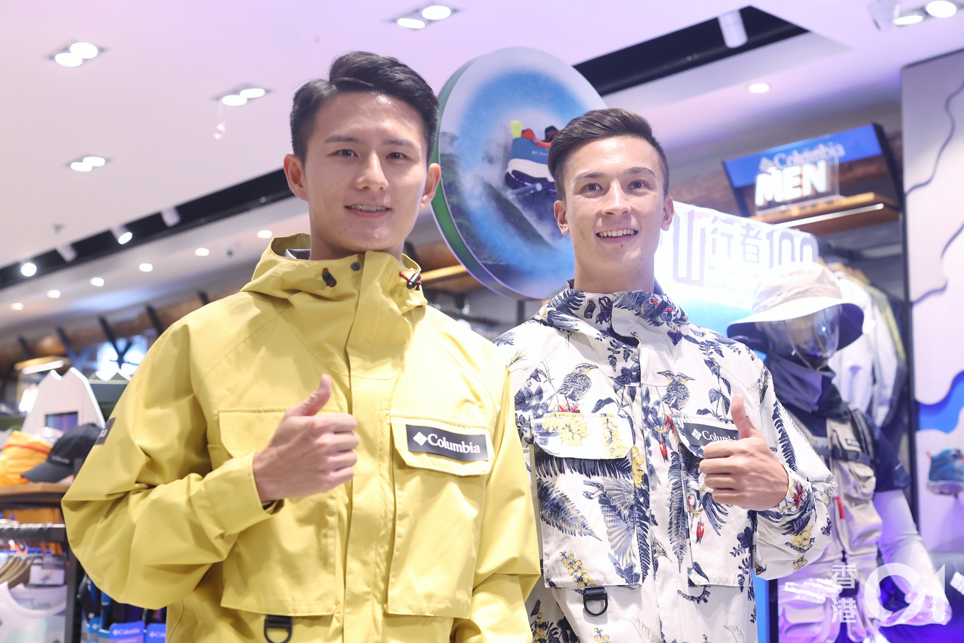 港足代表安永佳與隊友黃威齊齊現身運動服裝品牌活動。(梁碧玲 攝) 港足代表安永佳與隊友黃威齊齊現身運動服裝品牌活動。(梁碧玲 攝)