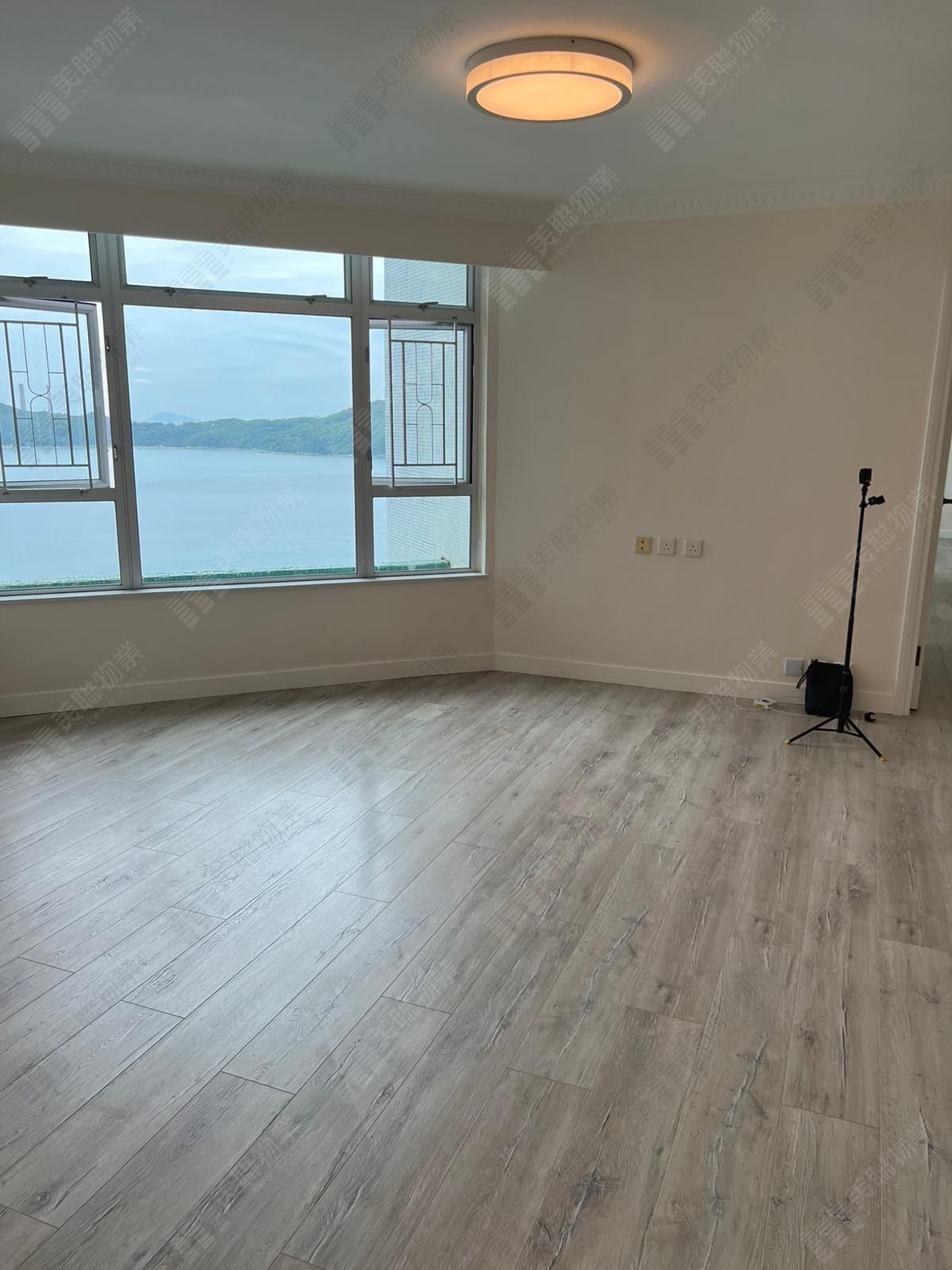 客廳外望單邊海景。(代理提供) 客廳外望單邊海景。(代理提供)