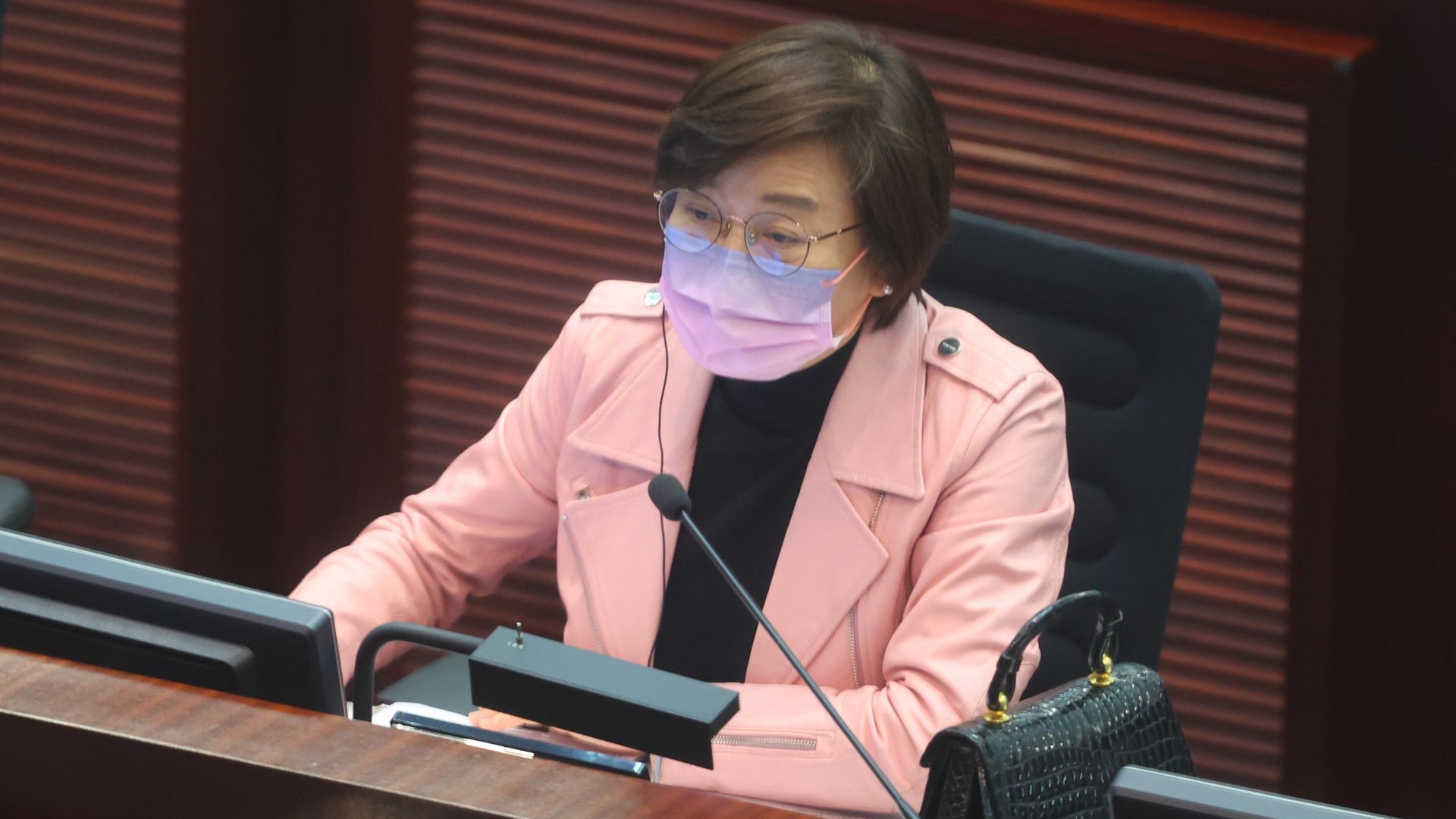 「香港從不是英國殖民地」引起爭議 梁美芬倡組網軍發放正確資訊 「香港從不是英國殖民地」引起爭議 梁美芬倡組網軍發放正確資訊