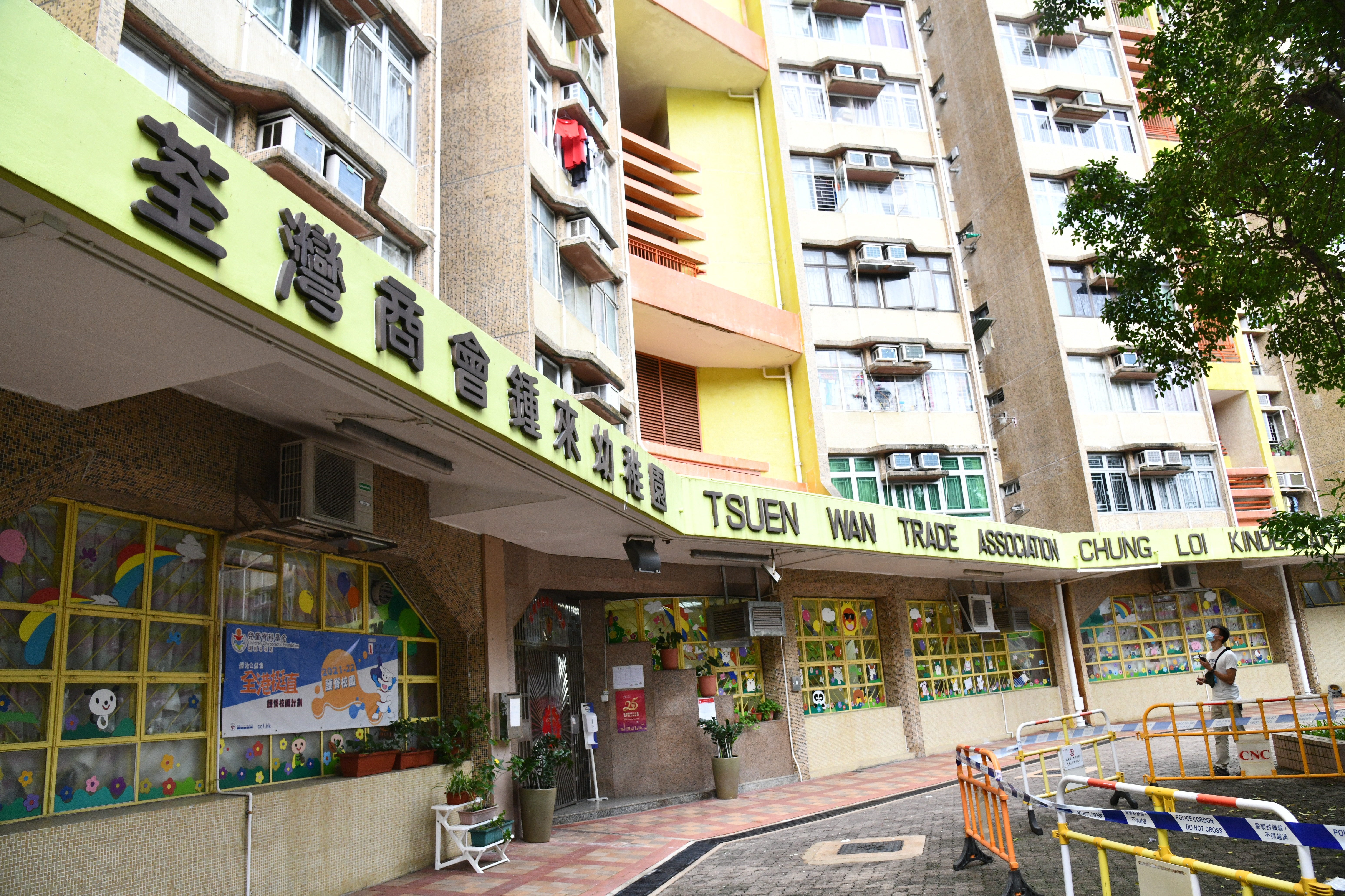 青雅苑17歲少年墮樓　送院後不治