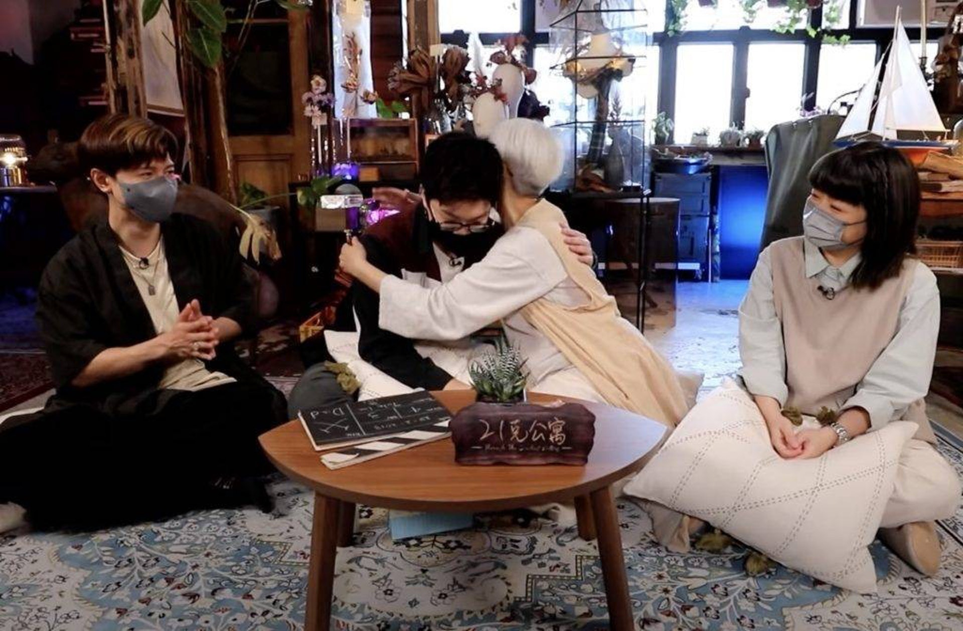 陳敏兒與二仔接受ViuTV節目訪問。(節目截圖)