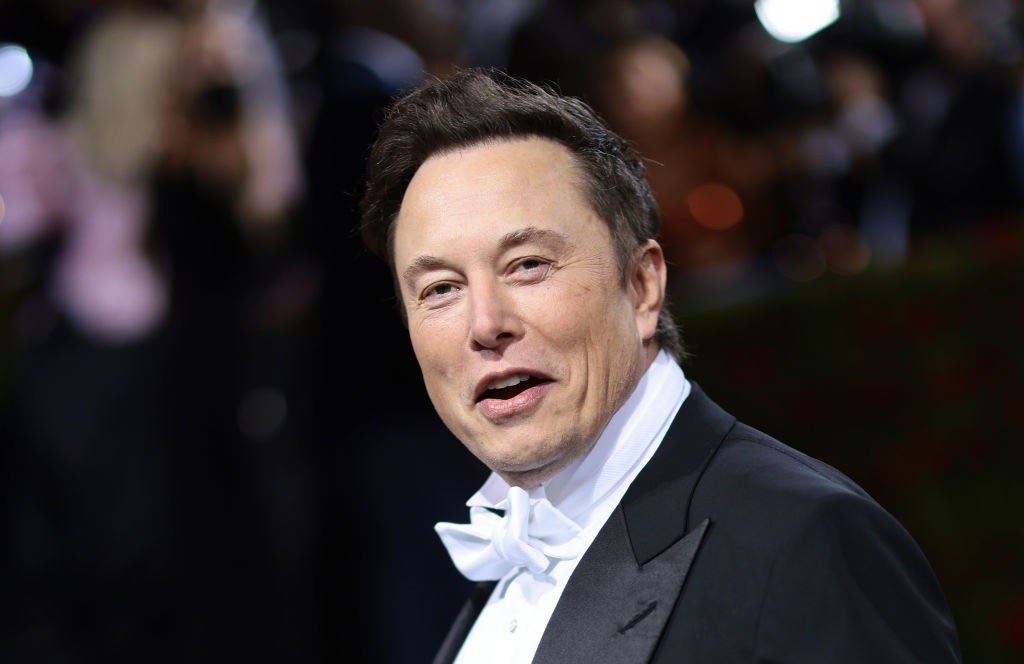 法律專家：Elon Musk或須完成收購Twitter交易