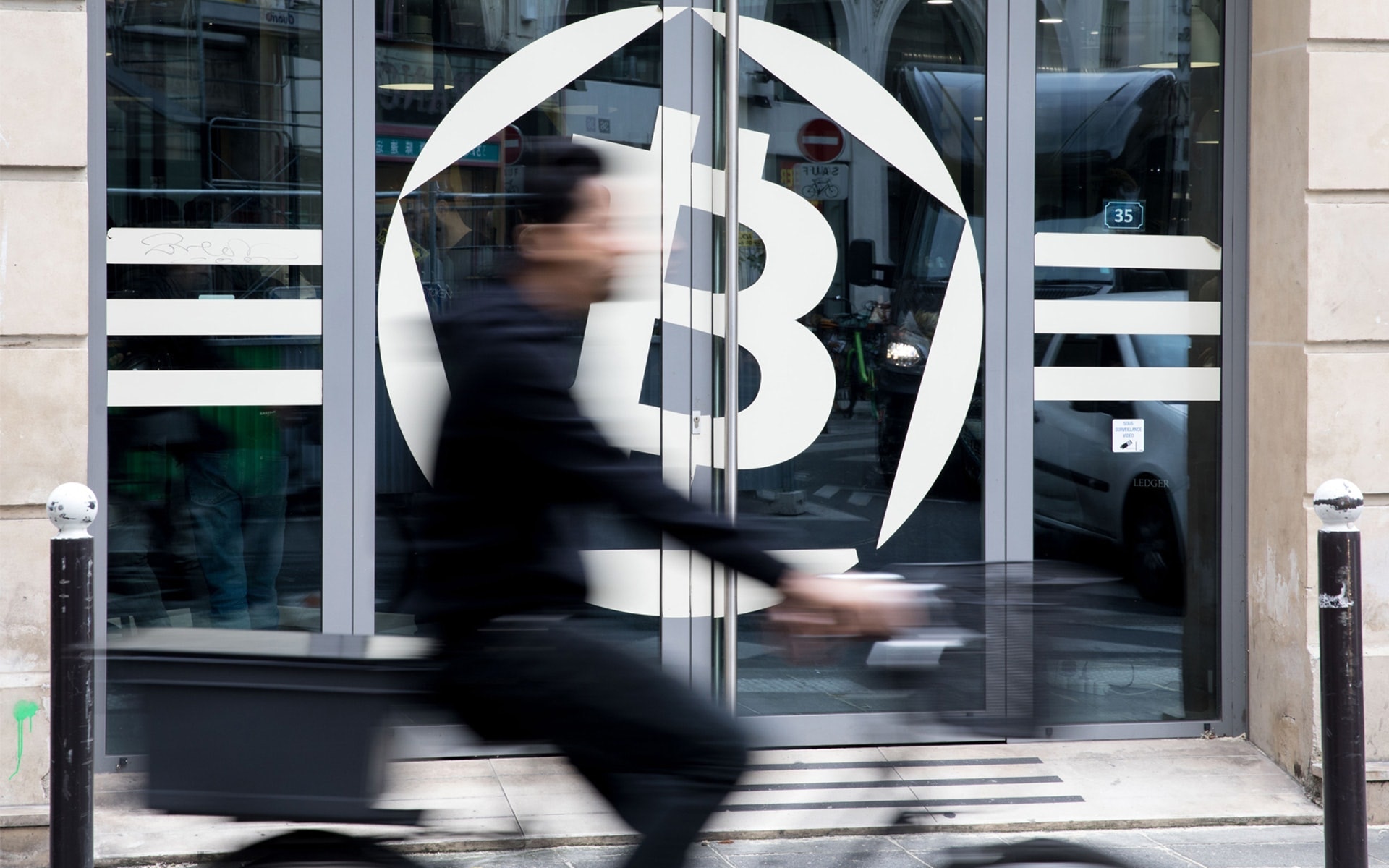 香港據報計劃將零售加密貨幣交易合法化最快或於明年3月實施