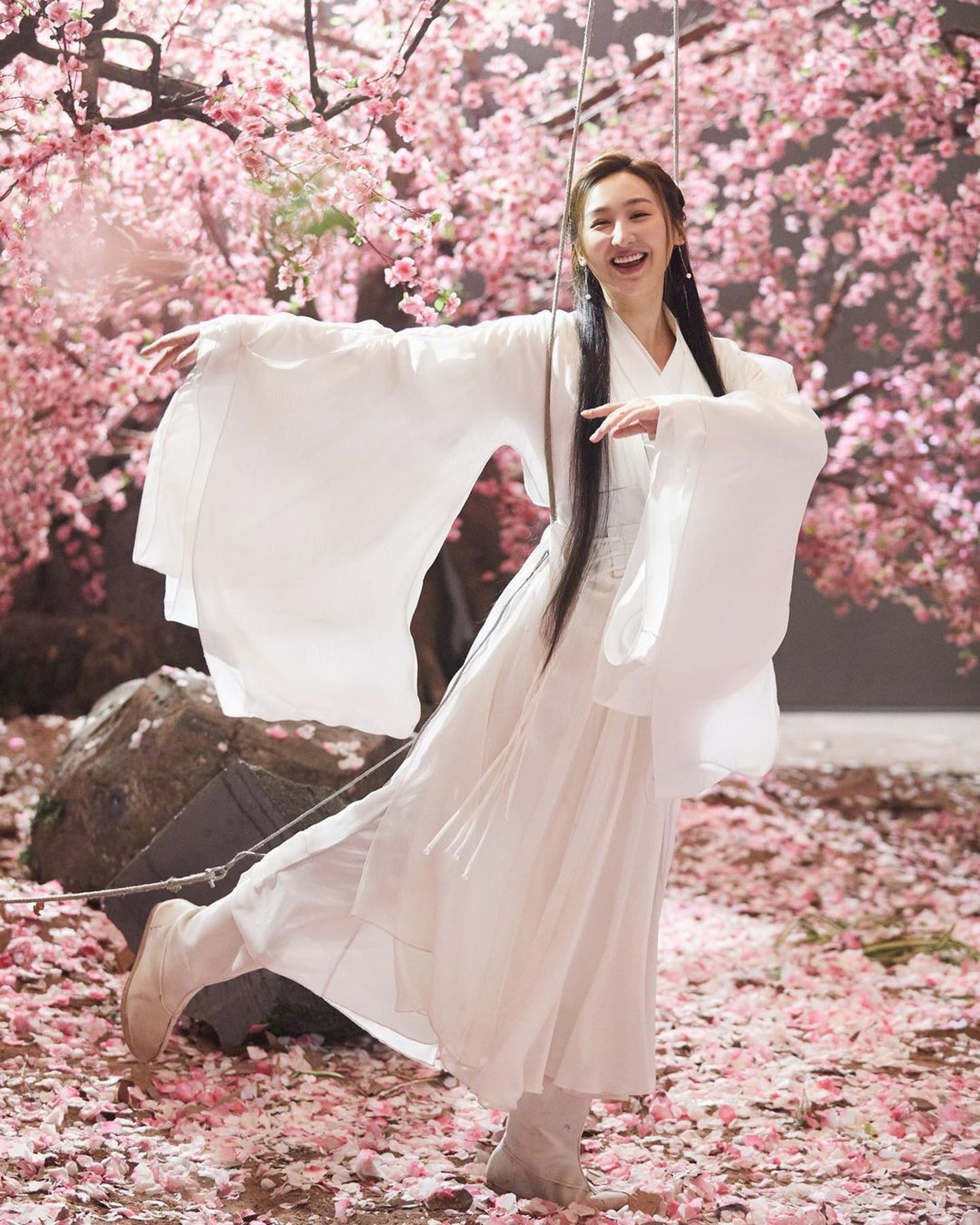 高Ling首次嘗試古裝造型,但是不少網民讚她非常有仙氣(IG/@sammkoling) 高Ling首次嘗試古裝造型,但是不少網民讚她非常有仙氣(IG/@sammkoling)