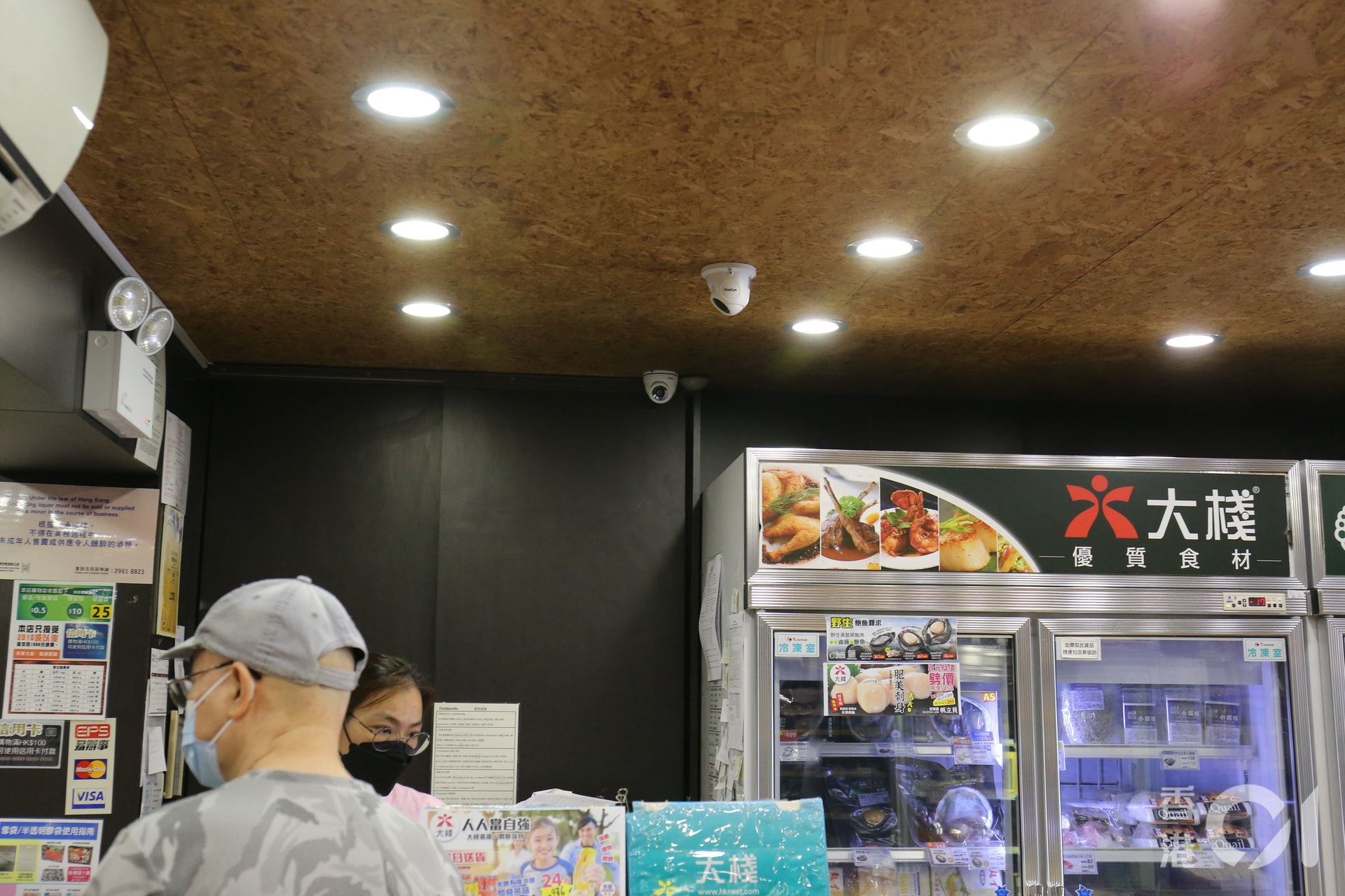 海味店裝有閉路電視。(陳傲淇攝) 海味店裝有閉路電視。(陳傲淇攝)