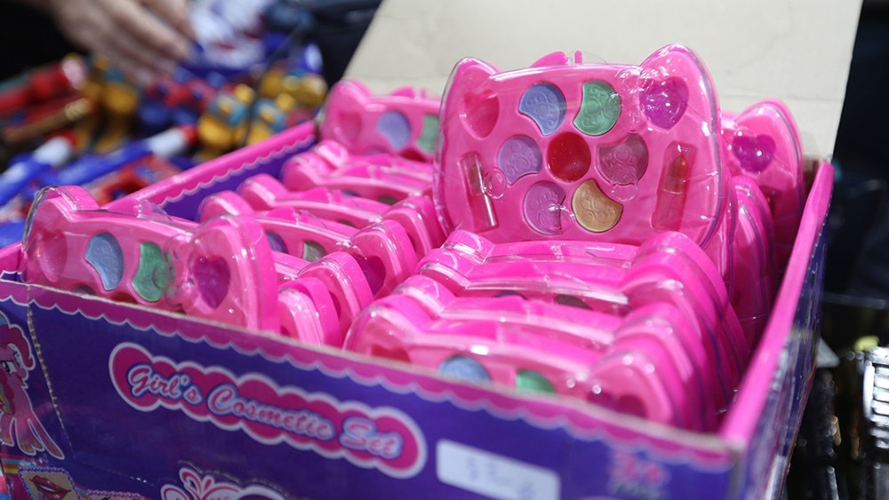 中消協:不存在「食品級」化妝品 兒童彩妝易與玩具混淆? 中消協:不存在「食品級」化妝品 兒童彩妝易與玩具混淆?