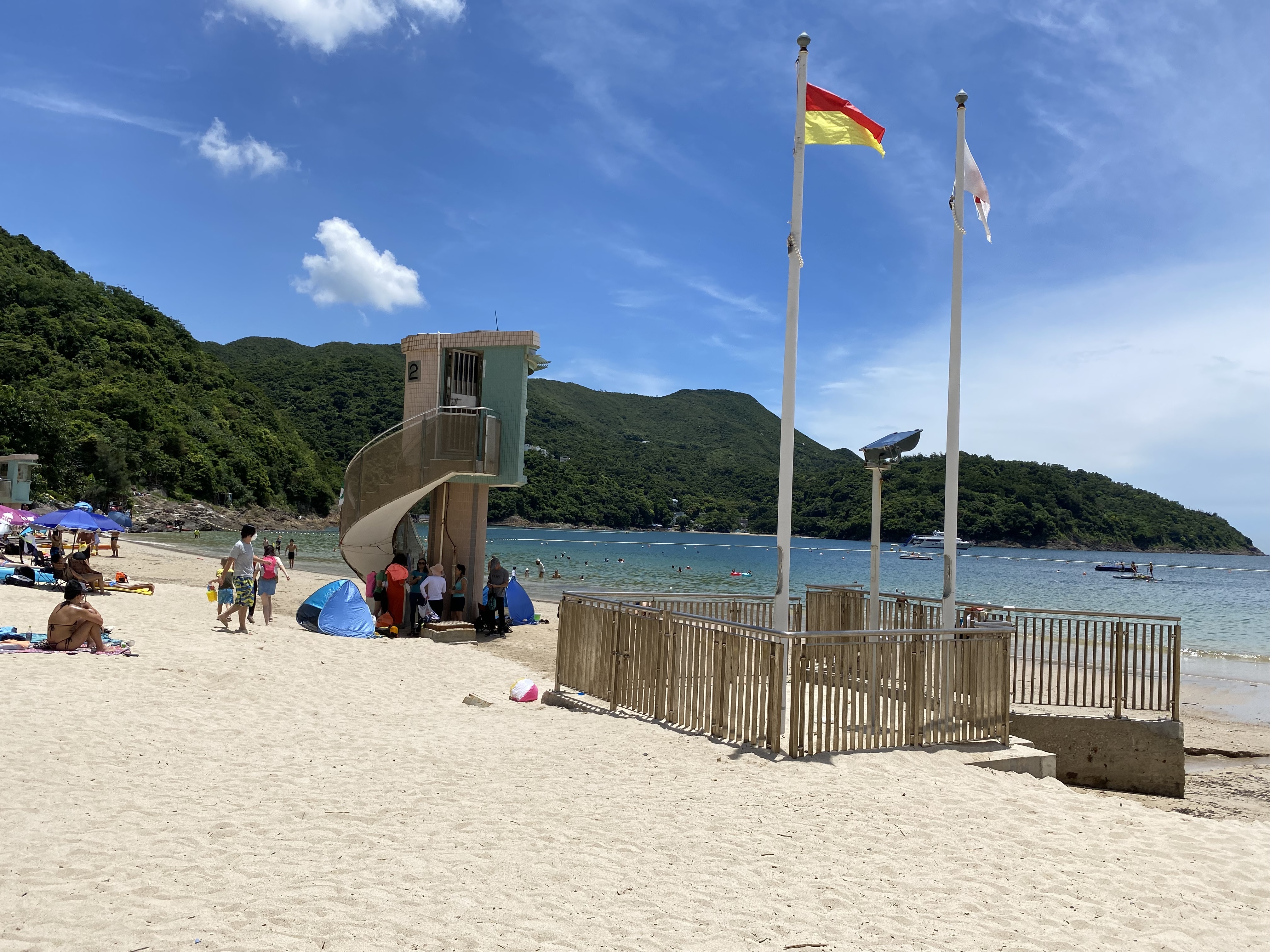 天文台表示，高空反氣旋正為華南帶來普遍晴朗的天氣。（香港01記者攝）