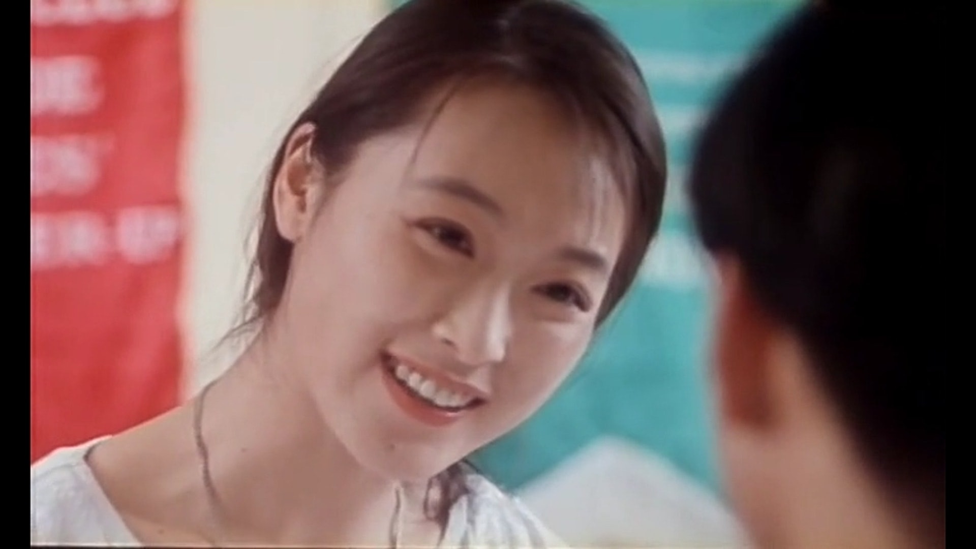 童爱玲在电影《记得香蕉成熟时2：初恋情人》中饰演陈坚姐姐。（影片截图）