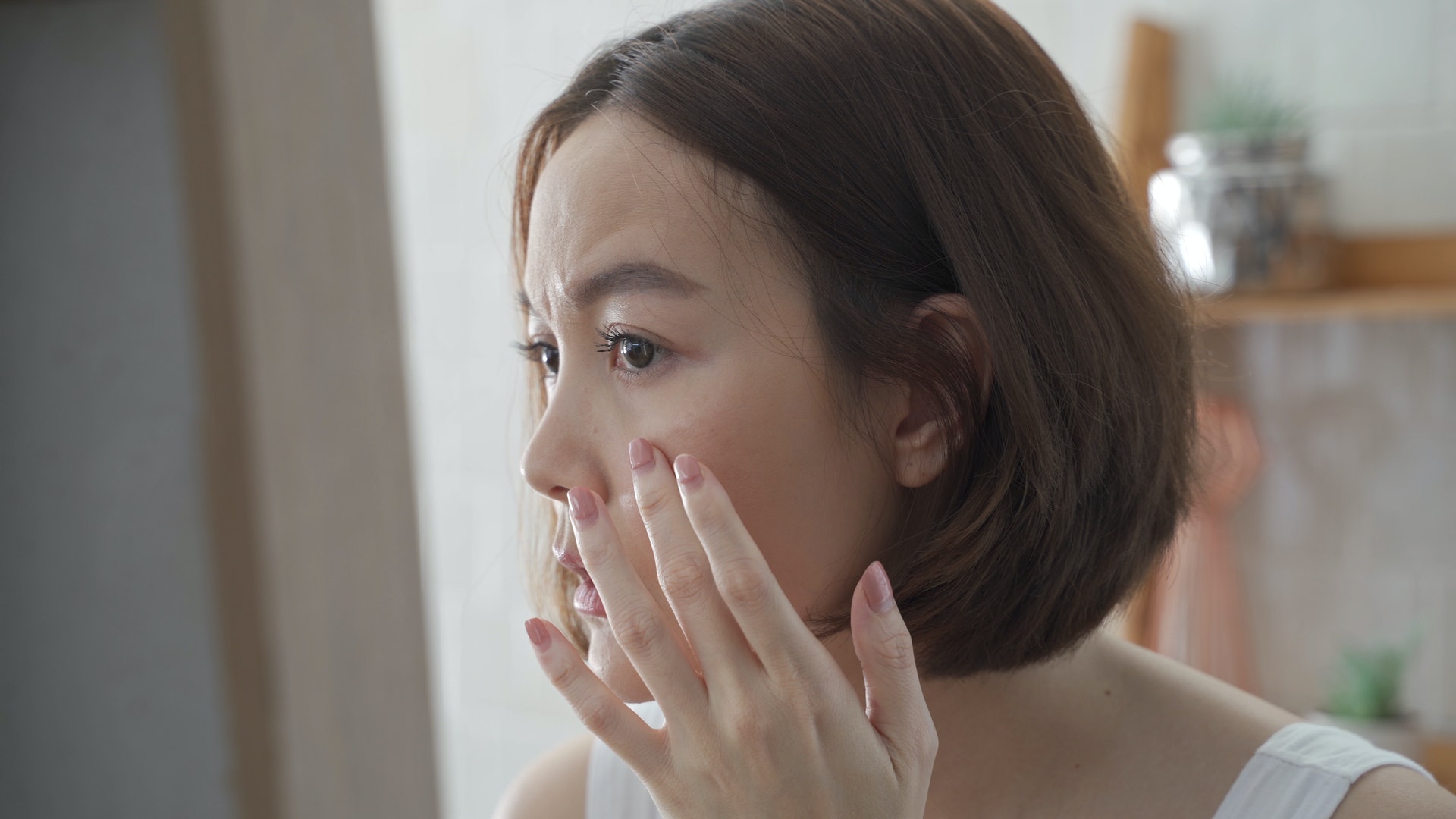 如果出現眼紋、法令紋、淚溝等肌膚問題,更應用心保養抗衰老 (圖片: ShutterStock) 如果出現眼紋、法令紋、淚溝等肌膚問題,更應用心保養抗衰老 (圖片: ShutterStock)