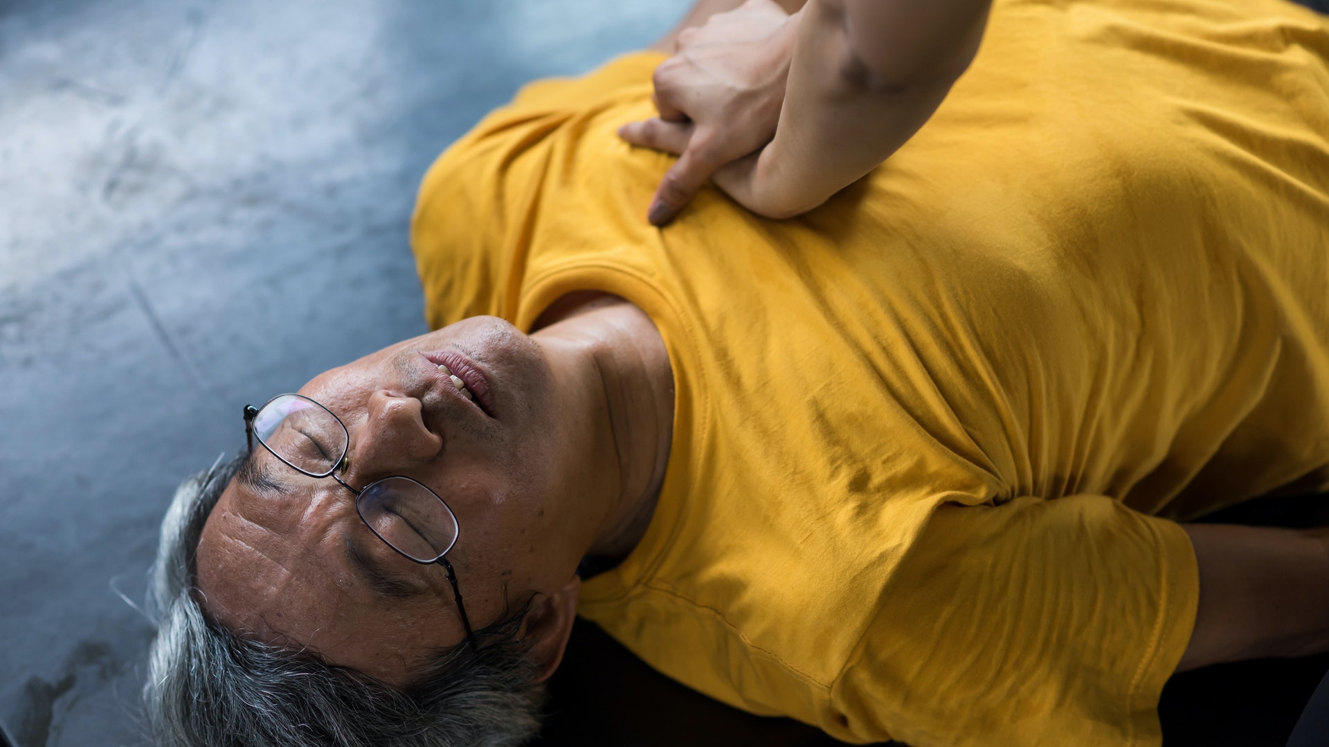 中暑|服用止鼻水或腸胃藥或抑制排汗 長者這段時間外出最易出事 中暑|服用止鼻水或腸胃藥或抑制排汗 長者這段時間外出最易出事