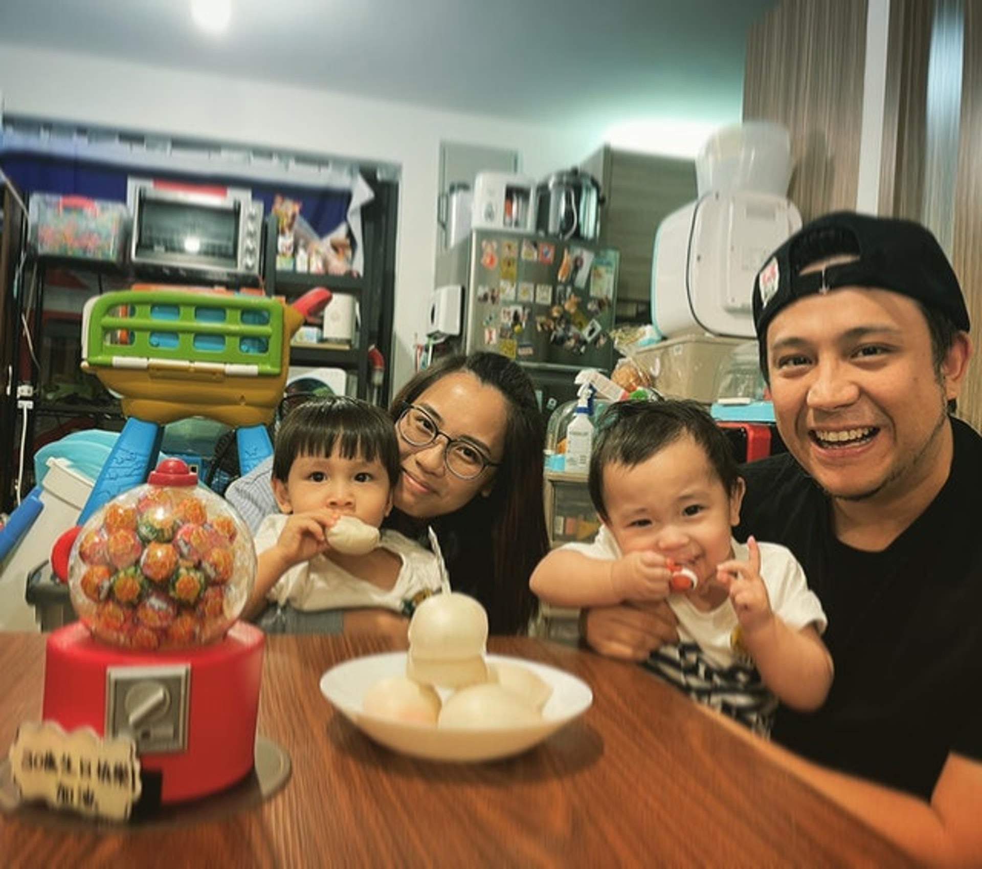 Steven張致恒與老婆區燕雯(雯雯)關係撲朔迷離。(IG:@
ugly__mama) Steven張致恒與老婆區燕雯(雯雯)關係撲朔迷離。(IG:@
ugly__mama)
