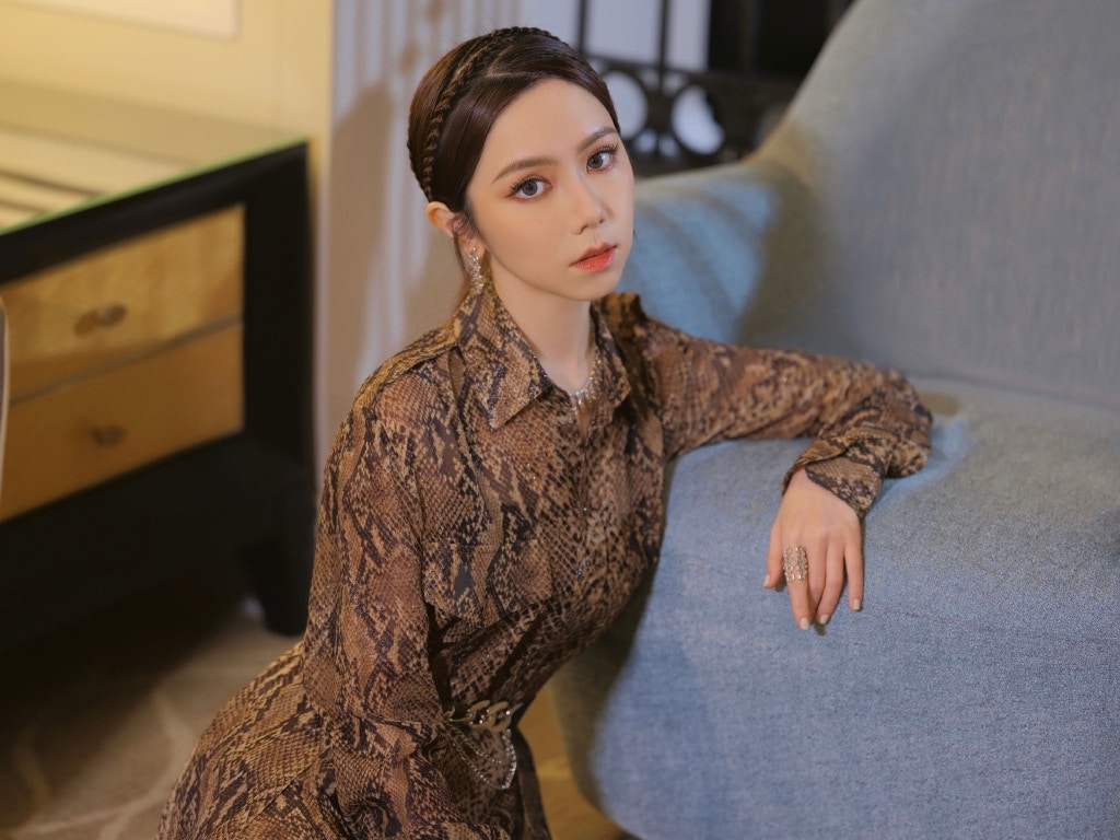 閉關190日潛心製作新專輯。(微博@鄧紫棋工作室) 閉關190日潛心製作新專輯。(微博@鄧紫棋工作室)